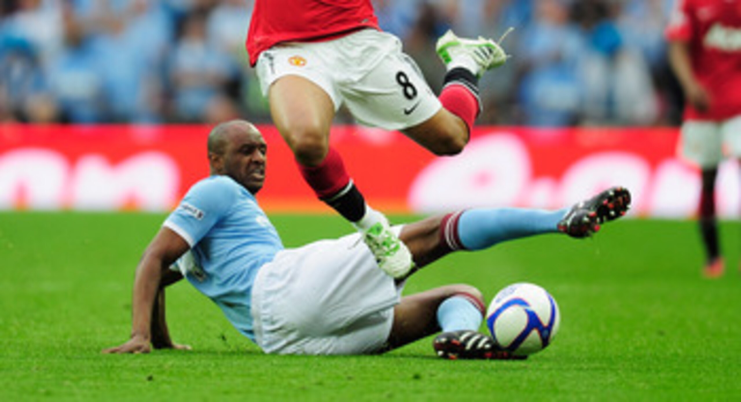 LONDON, ENGLAND - APRIL 16:  Patrick Vieira of Manchester City tackles Anderson of Manchester United during the FA Cup sponsored by E.ON semi final match between Manchester City and Manchester United at Wembley Stadium on April 16, 2011 in London, England