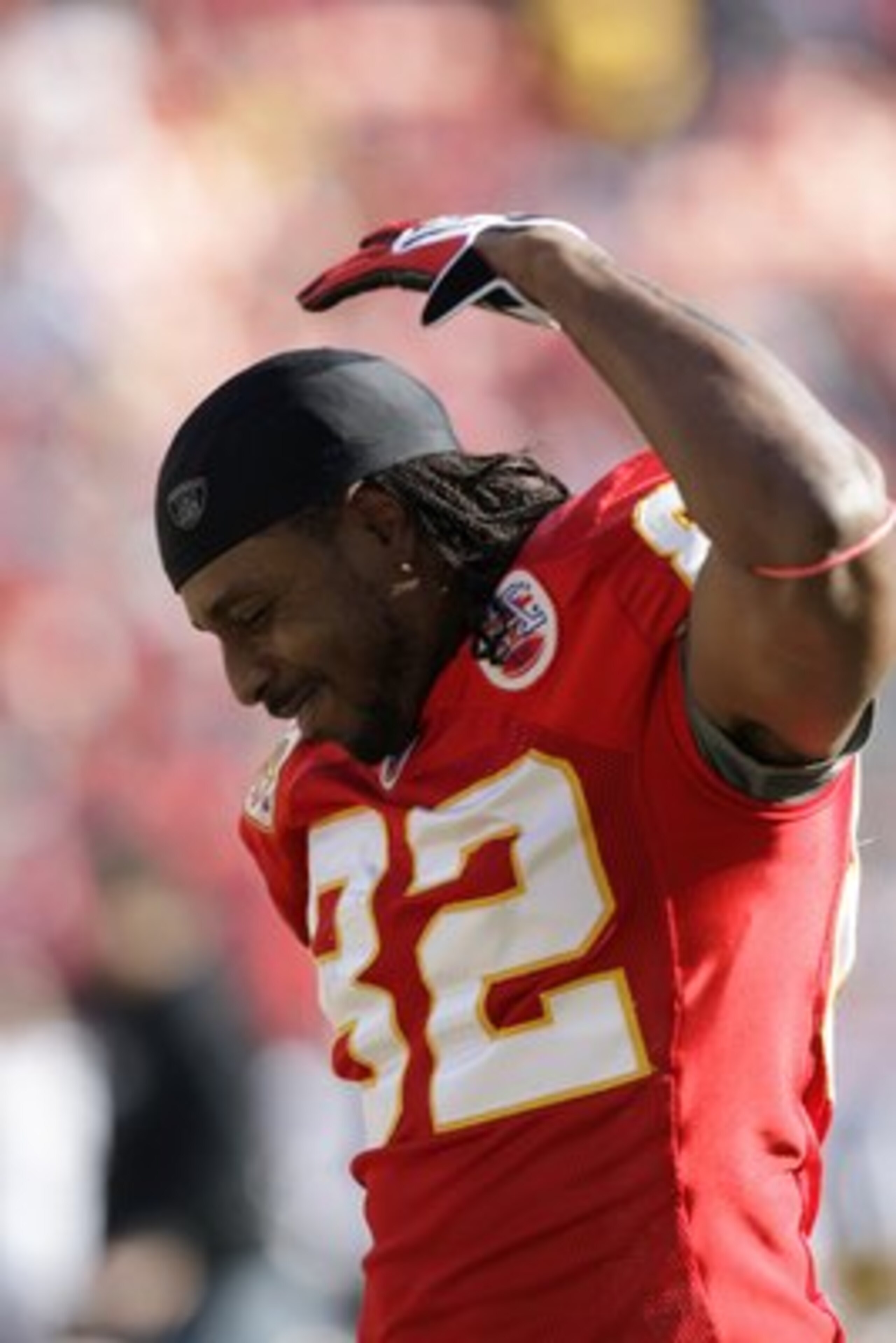 KANSAS CITY, MO - DECEMBER 20:  Dwayne Bowe #82 of the Kansas City Chiefs looks on during their NFL game against the Cleveland Browns on December 20, 2009 at Arrowhead Stadium in Kansas City, Missouri. The Browns defeated the Chiefs 41-34. (Photo by Jamie