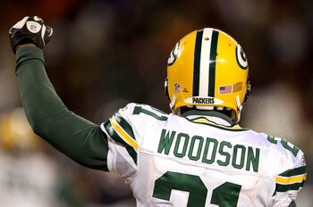 CHICAGO, IL - JANUARY 23:  Charles Woodson #21 of the Green Bay Packers reacts in the fourth quarter against the Chicago Bears in the NFC Championship Game at Soldier Field on January 23, 2011 in Chicago, Illinois.  (Photo by Jonathan Daniel/Getty Images)