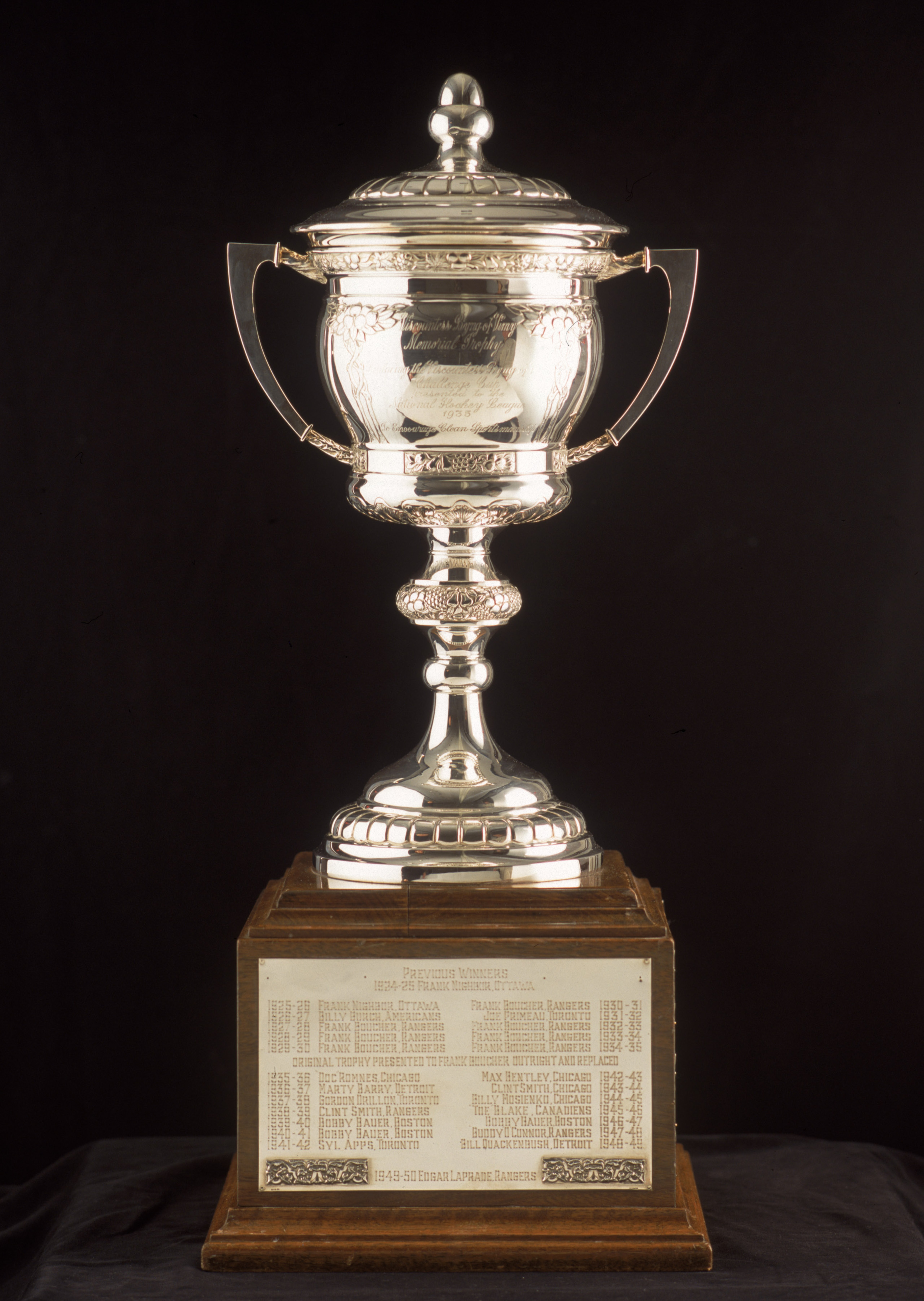 TORONTO - JANUARY 1: The Lady Byng Memorial Trophy is presented yearly to the Player who Displays Gentlemanly Conduct by the National Hockey League as pictured on January 01, 2001. (Photo by Silva Pecota /Getty Images/NHLI) TORONTO - JANUARY 1: The Lady Byng Memorial Trophy is presented yearly to the Player who Displays Gentlemanly Conduct by the National Hockey League as pictured on January 01, 2001. (Photo by Silva Pecota /Getty Images/NHLI)