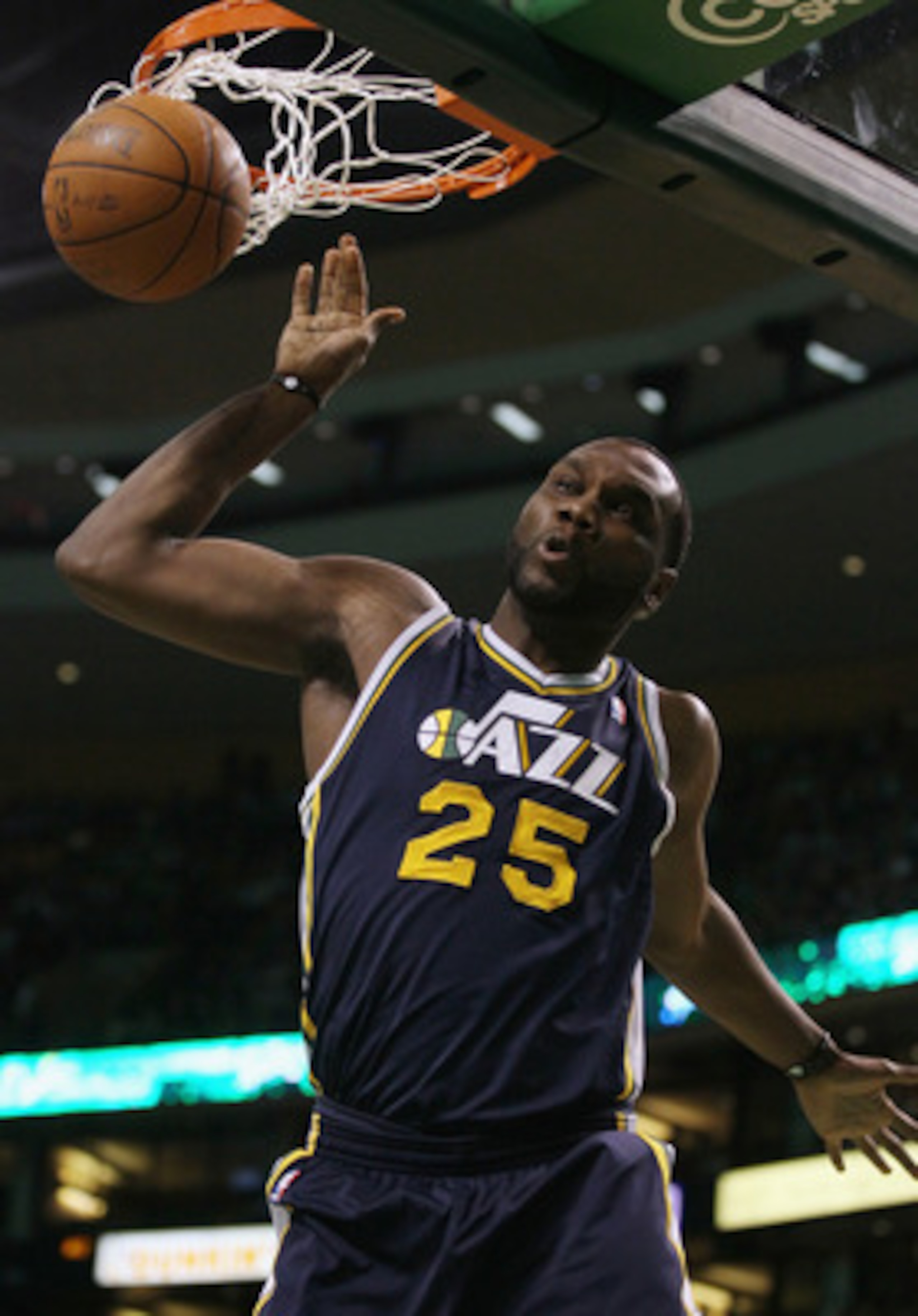 BOSTON, MA - JANUARY 21:  Al Jefferson #25 of the Utah Jazz dunks the ball in the first quarter against the Boston Celtics  on January 21, 2011 at the TD Garden in Boston, Massachusetts.  NOTE TO USER: User expressly acknowledges and agrees that, by downl