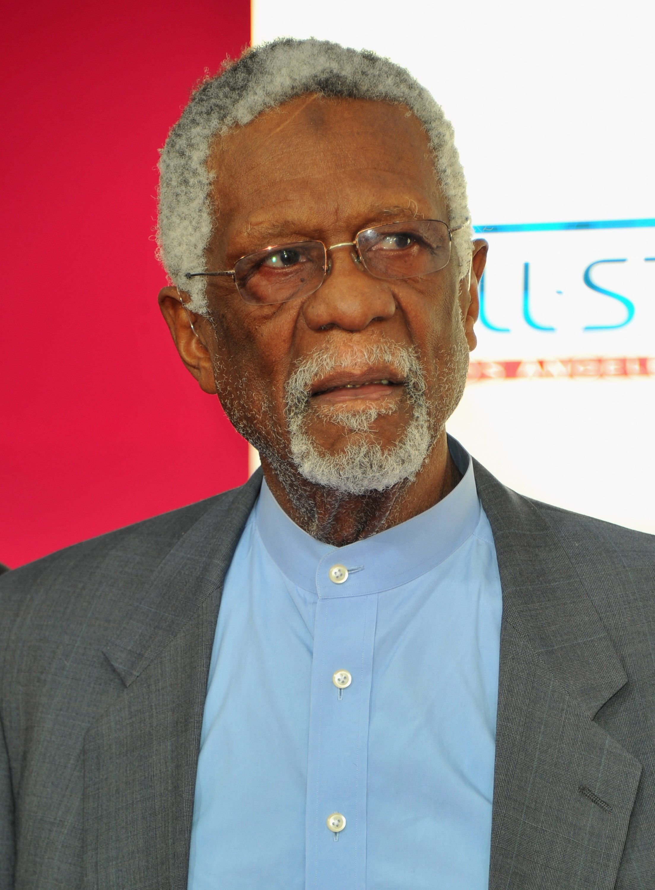 LOS ANGELES, CA - FEBRUARY 20:  Former NBA player Bill Russell arrives to the T-Mobile Magenta Carpet at the 2011 NBA All-Star Game on February 20, 2011 in Los Angeles, California.  (Photo by Alberto E. Rodriguez/Getty Images)