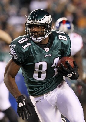 PHILADELPHIA, PA - NOVEMBER 21:  Jason Avant #81 of the Philadelphia Eagles runs down field against the New York Giants at Lincoln Financial Field on November 21, 2010 in Philadelphia, Pennsylvania.  (Photo by Nick Laham/Getty Images)