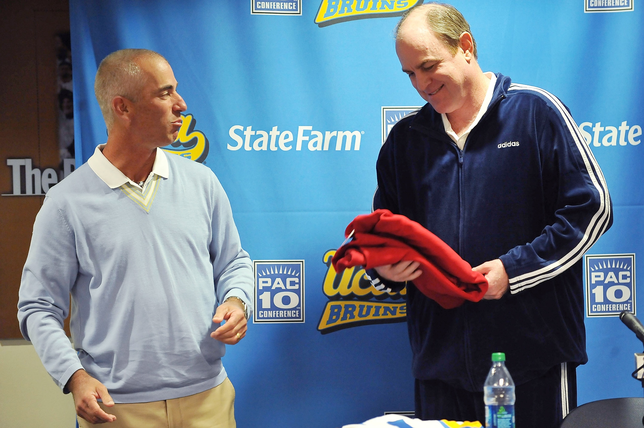 LOS ANGELES, CA - FEBRUARY 02: Ryder Cup Captain Corey Pavin presents UCLA Head Basketball Coach Ben Howland with a Ryder Cup sweatshirt at UCLA on February 2, 2010 in Los Angeles, California. (Photo by Jonathan Moore/Getty Images for the PGA of America LOS ANGELES, CA - FEBRUARY 02: Ryder Cup Captain Corey Pavin presents UCLA Head Basketball Coach Ben Howland with a Ryder Cup sweatshirt at UCLA on February 2, 2010 in Los Angeles, California. (Photo by Jonathan Moore/Getty Images for the PGA of America