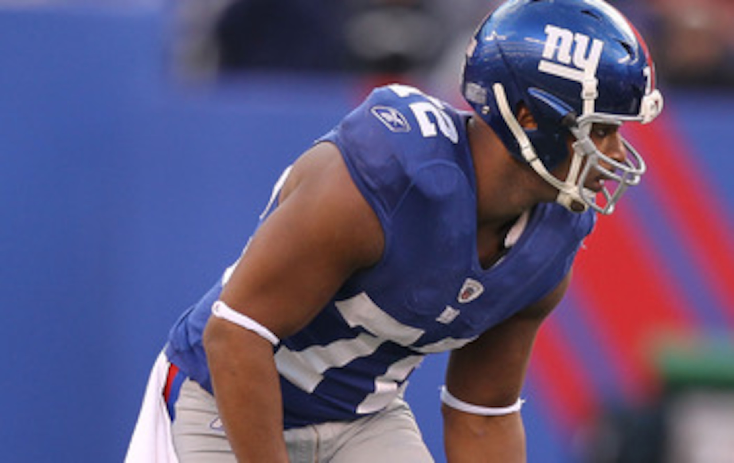 EAST RUTHERFORD, NJ - NOVEMBER 28:  Osi Umenyiora #72 of the New York Giants in action against the Jacksonville Jaguars during their game on November 28, 2010 at The New Meadowlands Stadium in East Rutherford, New Jersey.  (Photo by Al Bello/Getty Images)