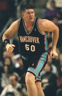 30 Jan 1999: Bryant Reeves #50 of the Vancover Grizzlies runs down the court during the game against the Seattle Supersonics at the Key Arena in Seattle, Washington. The Sonics defeated the Grizzlies 80-68. Mandatory Credit: Otto Greule Jr.  /Allsport