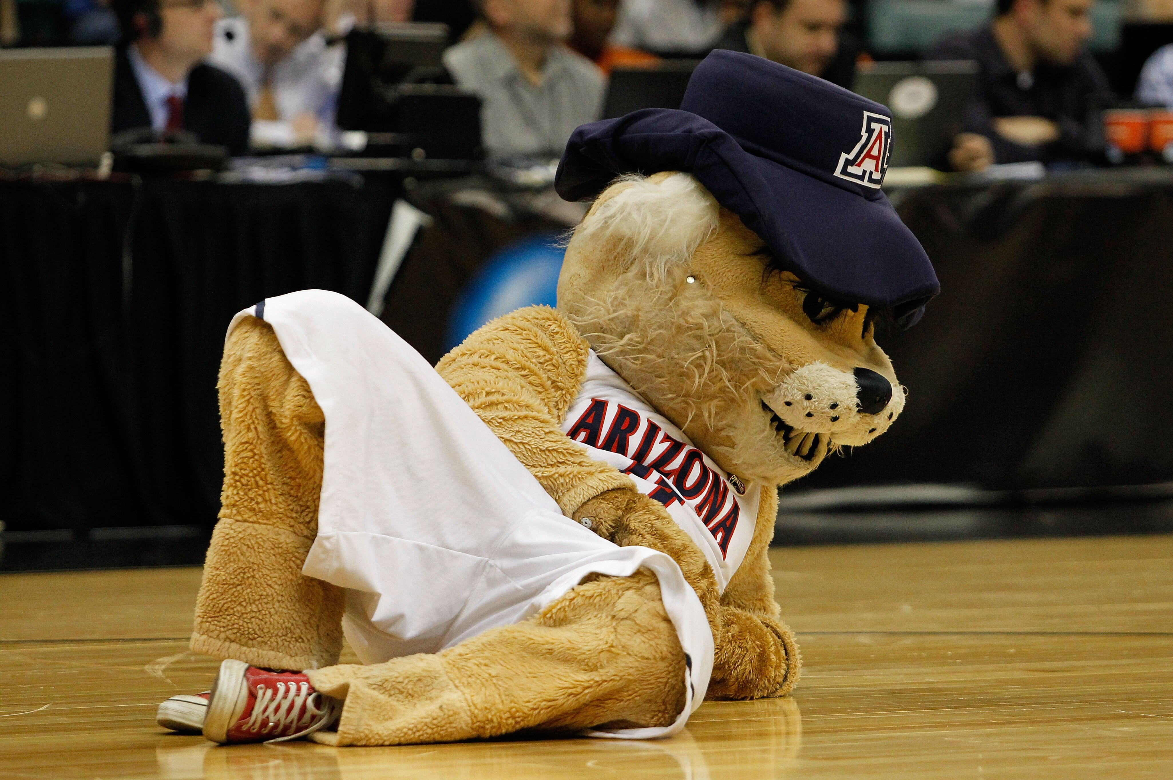 TULSA, OK - MARCH 18:  The Arizona Wildcats mascot performs during the second round game against the Memphis Tigers in the 2011 NCAA men's basketball tournament at BOK Center on March 18, 2011 in Tulsa, Oklahoma.  (Photo by Tom Pennington/Getty Images)