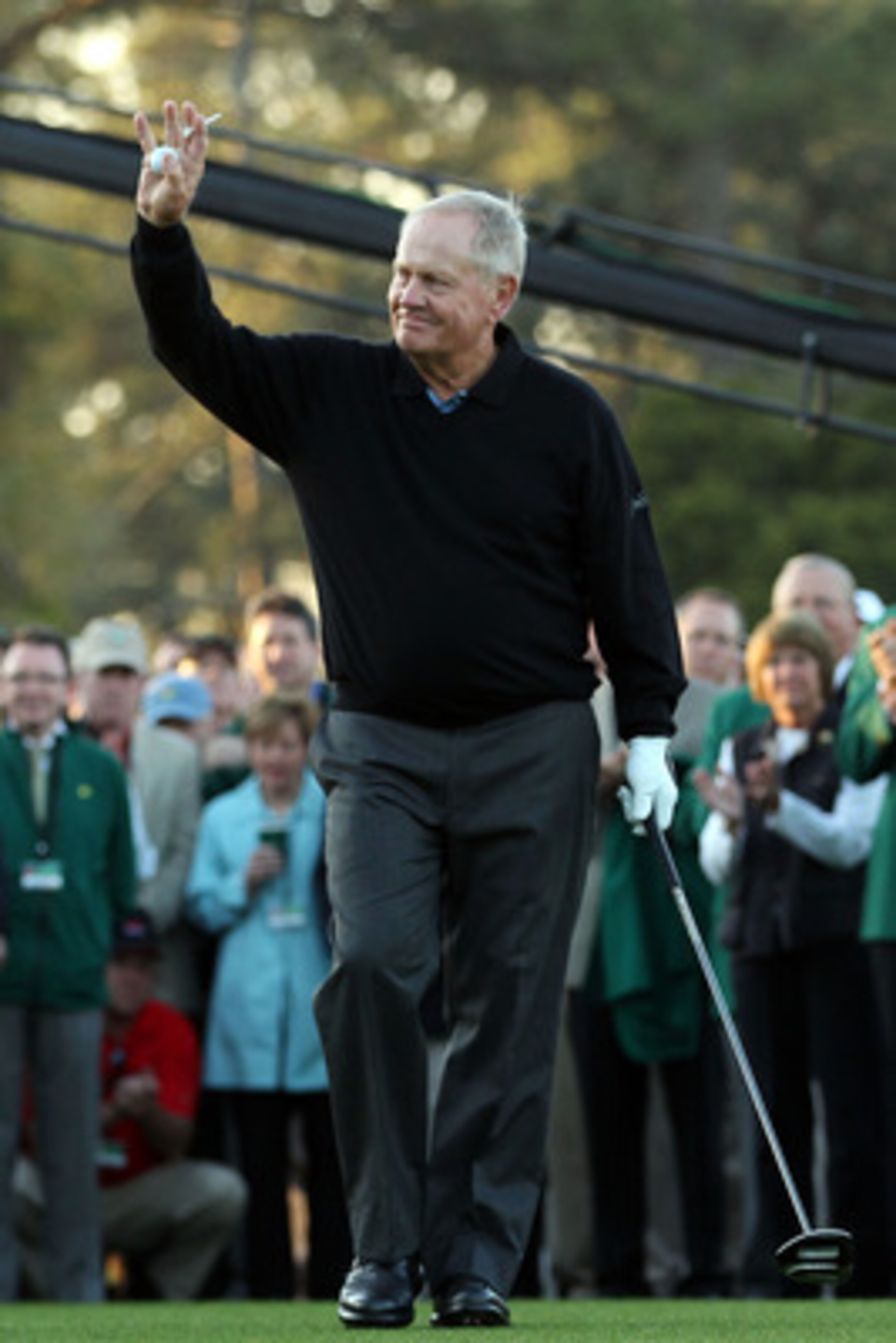 AUGUSTA, GA - APRIL 07:  Jack Nicklaus waves to the gallery prior to start the first round of the 2011 Masters Tournament at Augusta National Golf Club on April 7, 2011 in Augusta, Georgia.  (Photo by Andrew Redington/Getty Images)