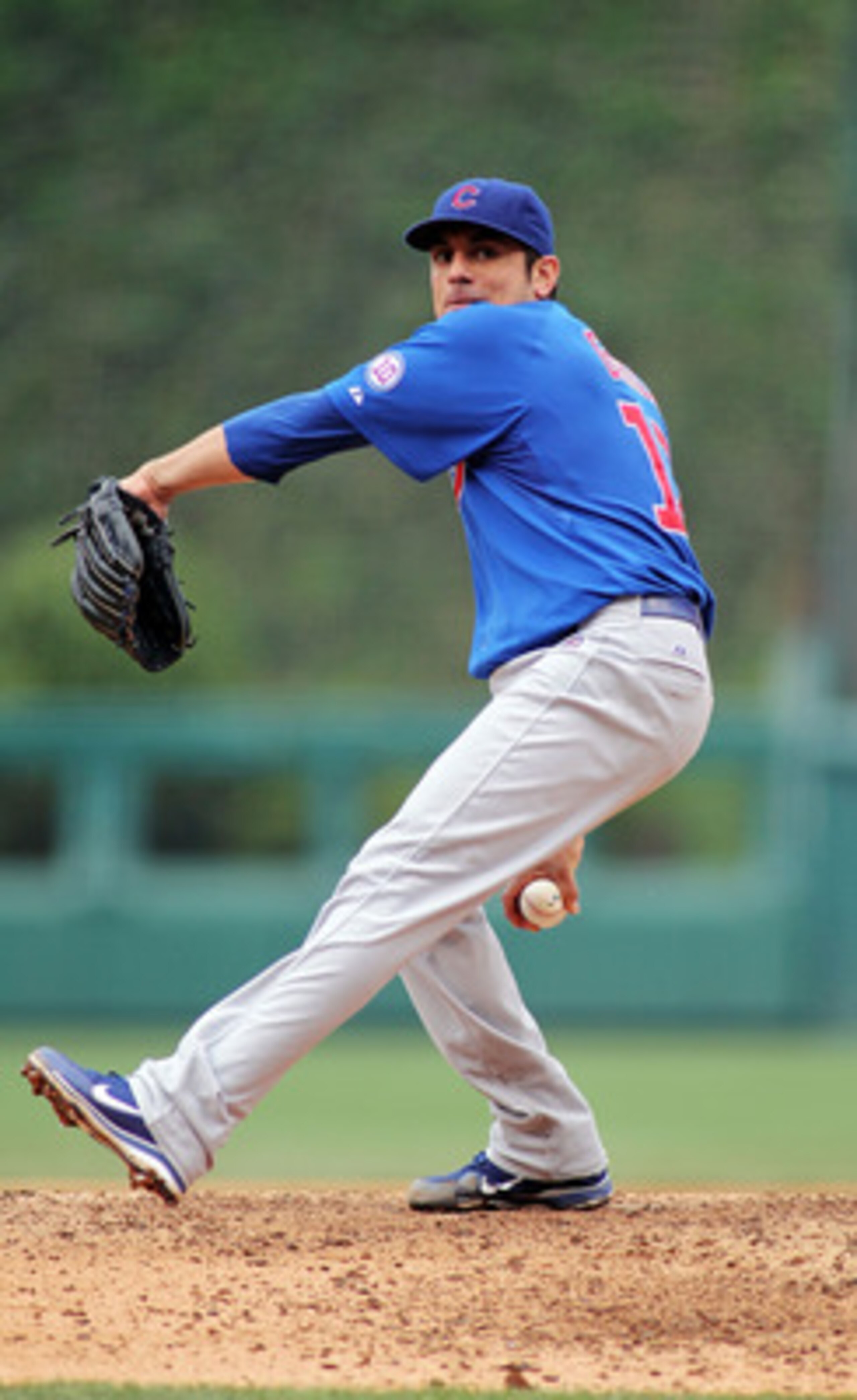 PHILADELPHIA , PA - JUNE 11:  Matt Garza #17 of the Chicago Cubs pitches against the Philadelphia Phillies at Citizens Bank Park on June 11, 2011 in Philadelphia, Pennsylvania.  (Photo by Len Redkoles/Getty Images)