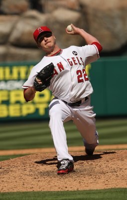 ANAHEIM, CA - SEPTEMBER 23:  Pitcher Scott Kazmir  #22 of the Los Angeles Angels of Anaheim throws a pitch against the New York Yankees on September 23, 2009 at Angel Stadium in Anaheim, California.  (Photo by Stephen Dunn/Getty Images)
