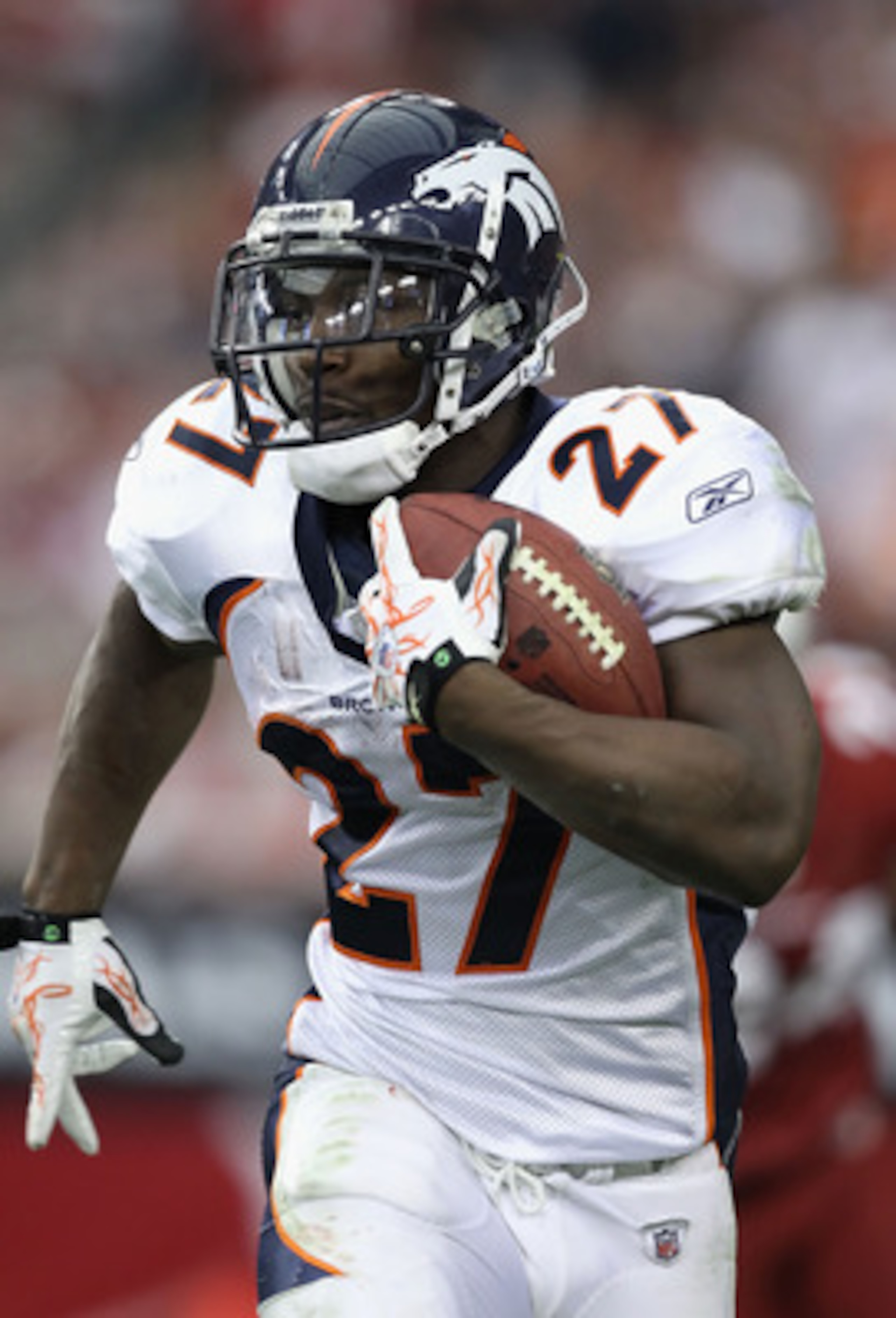 GLENDALE, AZ - DECEMBER 12: Runningback Knowshon Moreno #27 of the Denver Broncos runs with the football during the NFL game against the Arizona Cardinals at the University of Phoenix Stadium on December 12, 2010 in Glendale, Arizona. The Cardinals defe GLENDALE, AZ - DECEMBER 12: Runningback Knowshon Moreno #27 of the Denver Broncos runs with the football during the NFL game against the Arizona Cardinals at the University of Phoenix Stadium on December 12, 2010 in Glendale, Arizona. The Cardinals defe