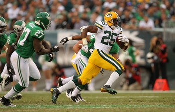 PHILADELPHIA - SEPTEMBER 12:  Ryan Grant #25 of the Green Bay Packers rushes after a catch during a game against the Philadelphia Eagles at Lincoln Financial Field on September 12, 2010 in Philadelphia, Pennsylvania.  (Photo by Mike Ehrmann/Getty Images)