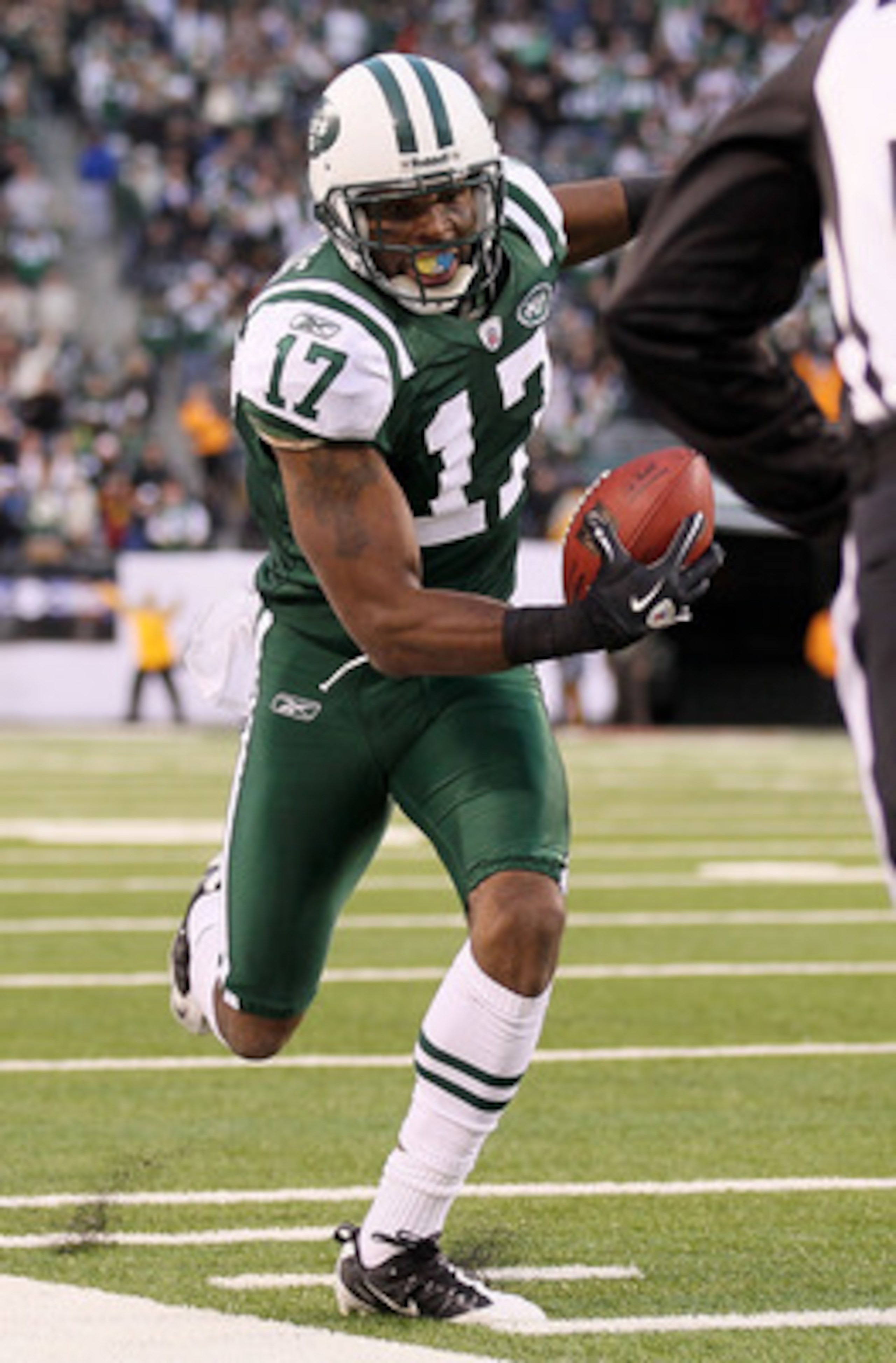 EAST RUTHERFORD, NJ - NOVEMBER 21: Braylon Edwards #17 of the New York Jets makes a long reception late in the game against the Houston Texans on November 21, 2010 at the New Meadowlands Stadium in East Rutherford, New Jersey. The Jets defeated the Texans
