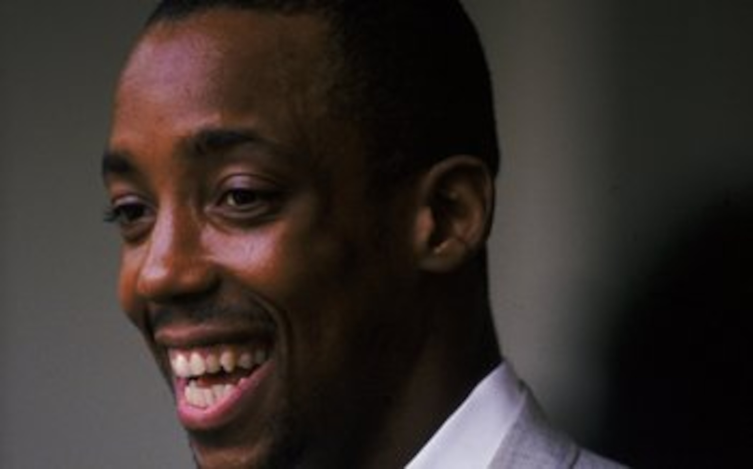 7 Sep 1999: Sean Elliot of the San Antonio Spurs smiles after his kidney transplant, as The President Honors the 1999 NBA Champs, the San Antonio Spurs, at the White House in Washington, D.C. Mandatory Credit: Doug Pensinger /Allsport 7 Sep 1999: Sean Elliot of the San Antonio Spurs smiles after his kidney transplant, as The President Honors the 1999 NBA Champs, the San Antonio Spurs, at the White House in Washington, D.C. Mandatory Credit: Doug Pensinger /Allsport