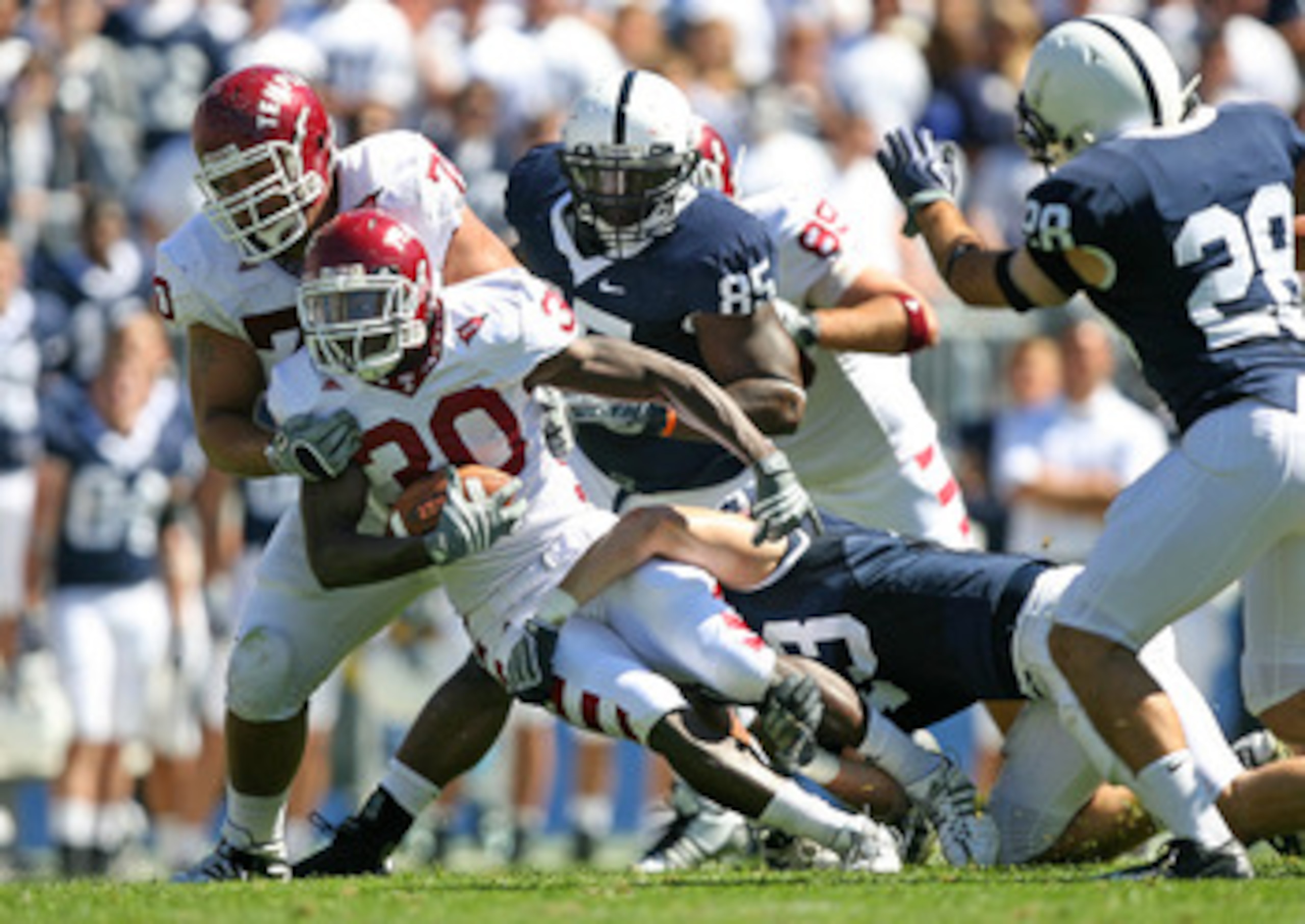 STATE COLLEGE, PA - SEPTEMBER 19: Running back Bernard Pierce #30 of the Temple Owls carries the ball during a game against the Penn State Nittany Lions on September 19, 2009 at Beaver Stadium in State College, Pennsylvania. (Photo by Hunter Martin/Getty
