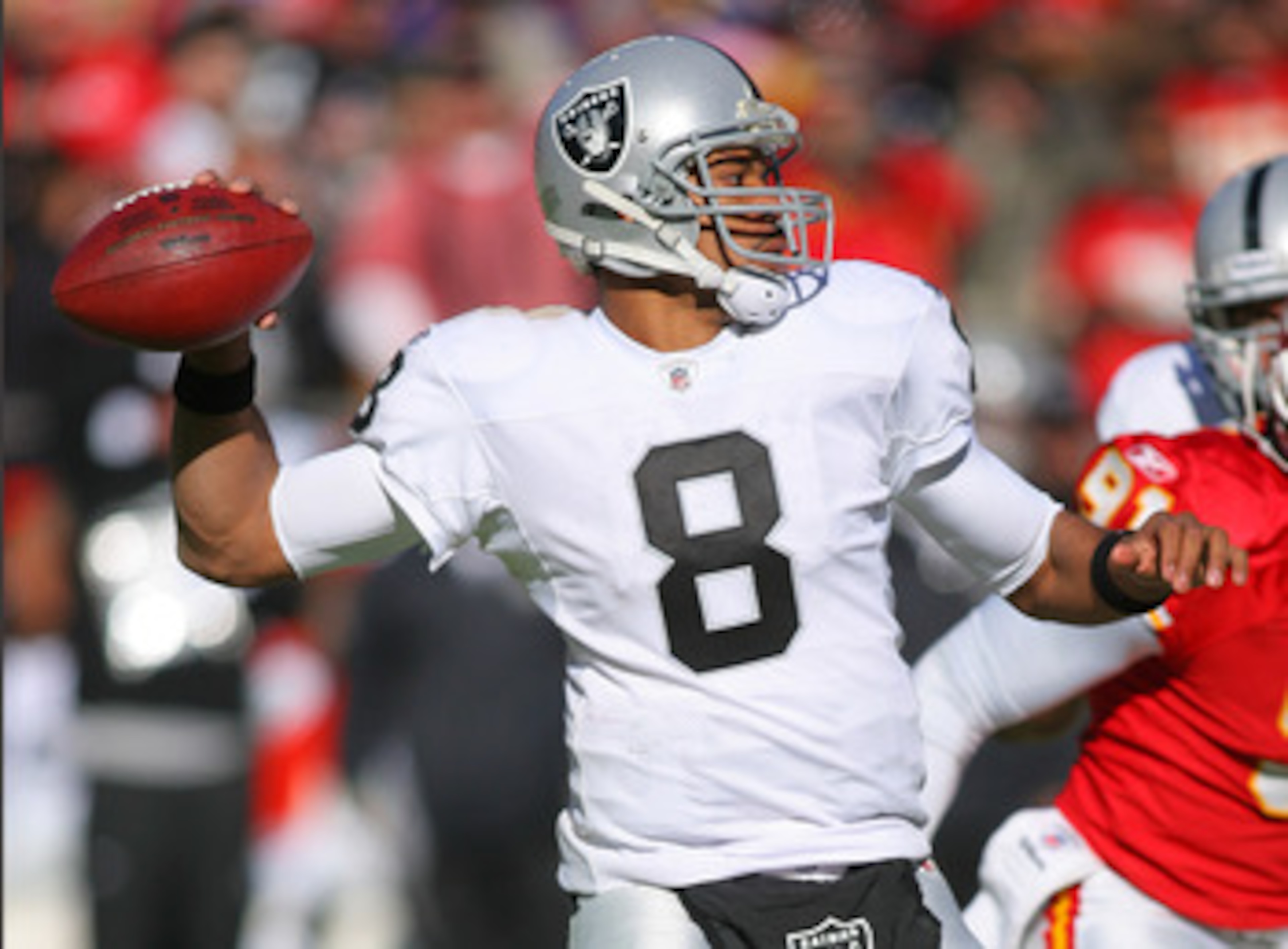 KANSAS CITY, MO - JANUARY 02:  Quarterback Jason Campbell #8 of the Oakland Raiders throws a pass in a game against the Kansas City Chiefs at Arrowhead Stadium on January 2, 2011 in Kansas City, Missouri.  (Photo by Tim Umphrey/Getty Images)
