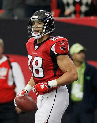 ATLANTA, GA - JANUARY 02:  Tony Gonzalez #88 of the Atlanta Falcons against the Carolina Panthers at Georgia Dome on January 2, 2011 in Atlanta, Georgia.  (Photo by Kevin C. Cox/Getty Images)