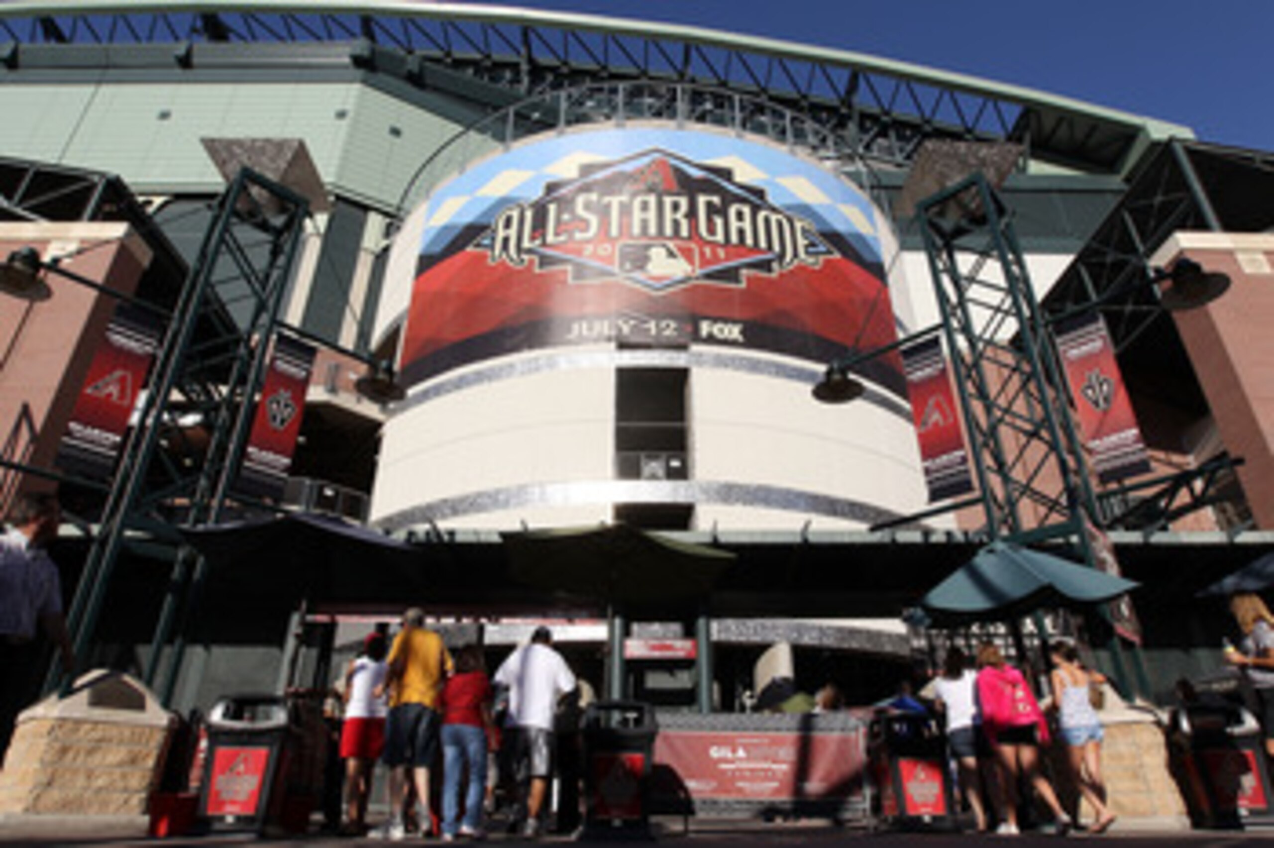 PHOENIX, AZ - JUNE 15:  General view of the exterior of Chase Field before the Major League Baseball game between the San Francisco Giants the Arizona Diamondbacks on June 15, 2011 in Phoenix, Arizona.  (Photo by Christian Petersen/Getty Images)