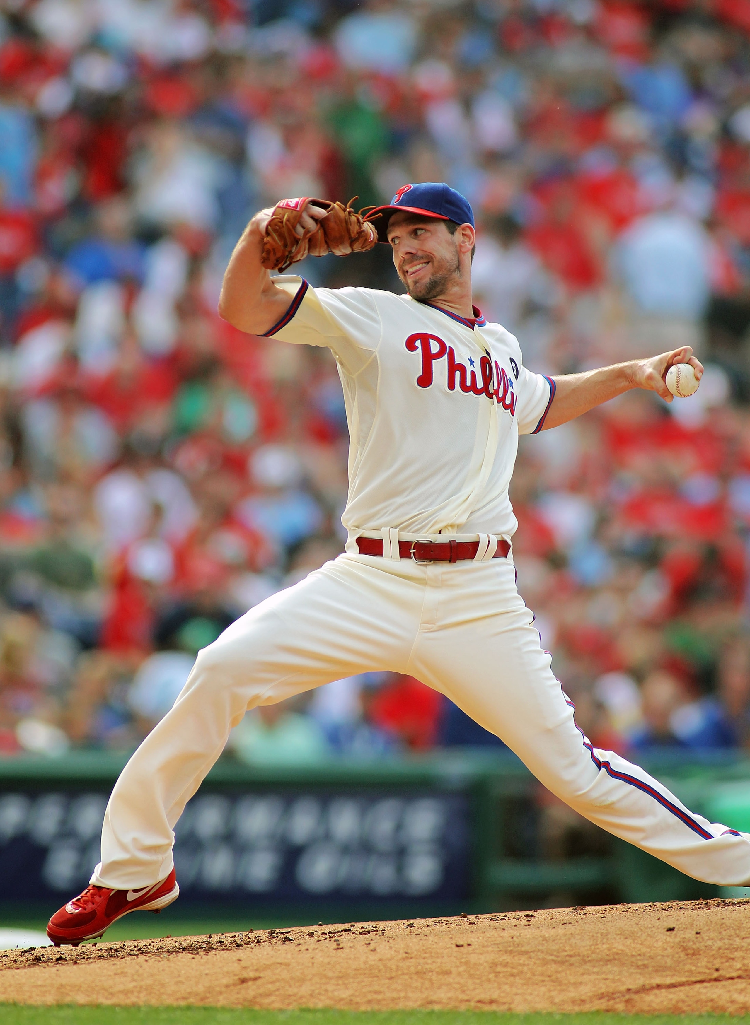 PHILADELPHIA , PA - JUNE 11: Cliff Lee #33 of the Philadelphia Phillies pitches against the Chicago Cubs as the Phillies defeated the Cubs 7-1 at Citizens Bank Park on June 11, 2011 in Philadelphia, Pennsylvania. (Photo by Len Redkoles/Getty Images) PHILADELPHIA , PA - JUNE 11: Cliff Lee #33 of the Philadelphia Phillies pitches against the Chicago Cubs as the Phillies defeated the Cubs 7-1 at Citizens Bank Park on June 11, 2011 in Philadelphia, Pennsylvania. (Photo by Len Redkoles/Getty Images)