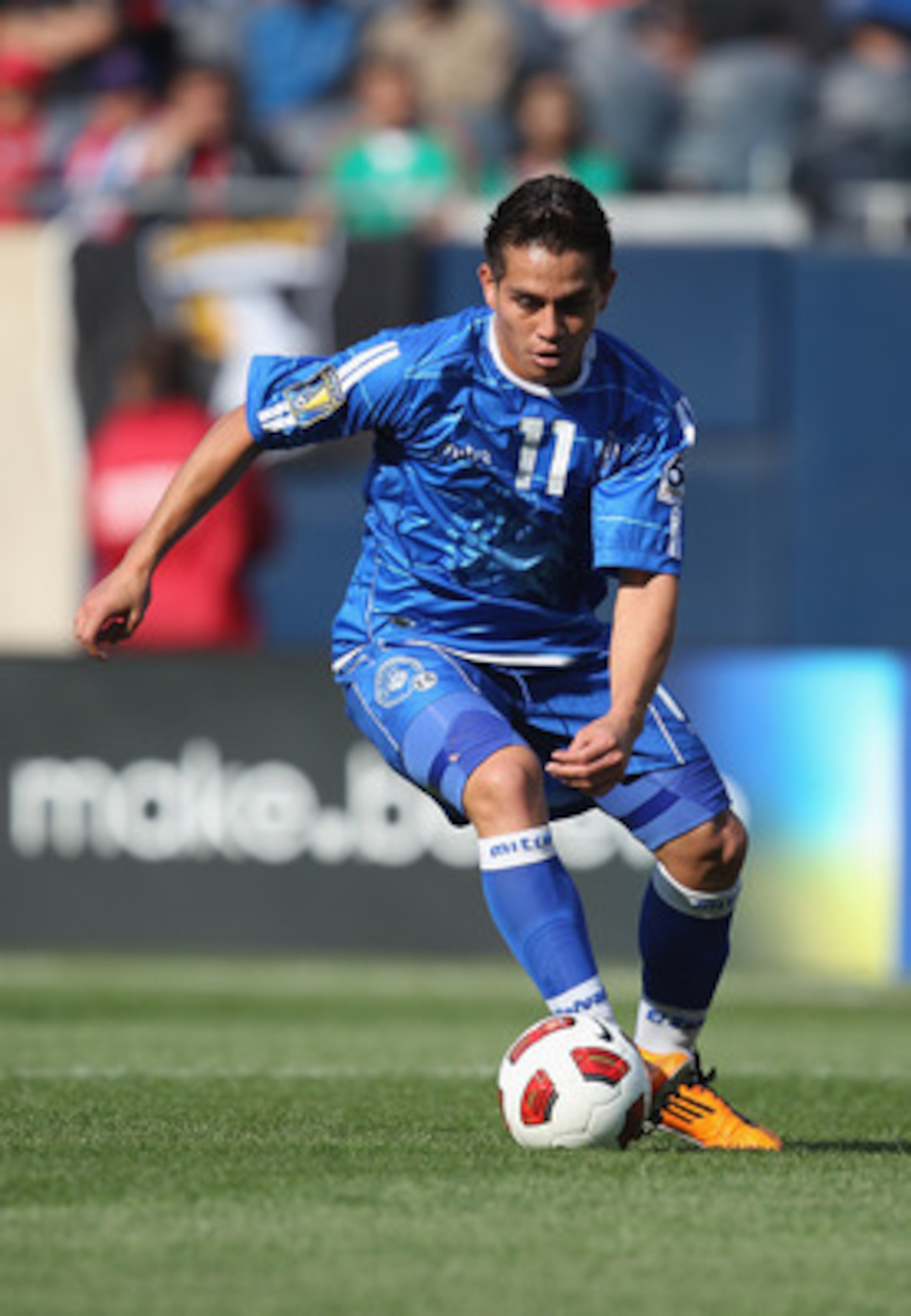 CHICAGO, IL - JUNE 12: Rodolfo Zelaya #11 of El Salvador controls the ball against Cuba during a CONCACAF Gold Cup 2011 match at Soldier Field on June 12, 2011 in Chicago, Illinois. El Salvador defeated Cuba 6-1. (Photo by Jonathan Daniel/Getty Images)