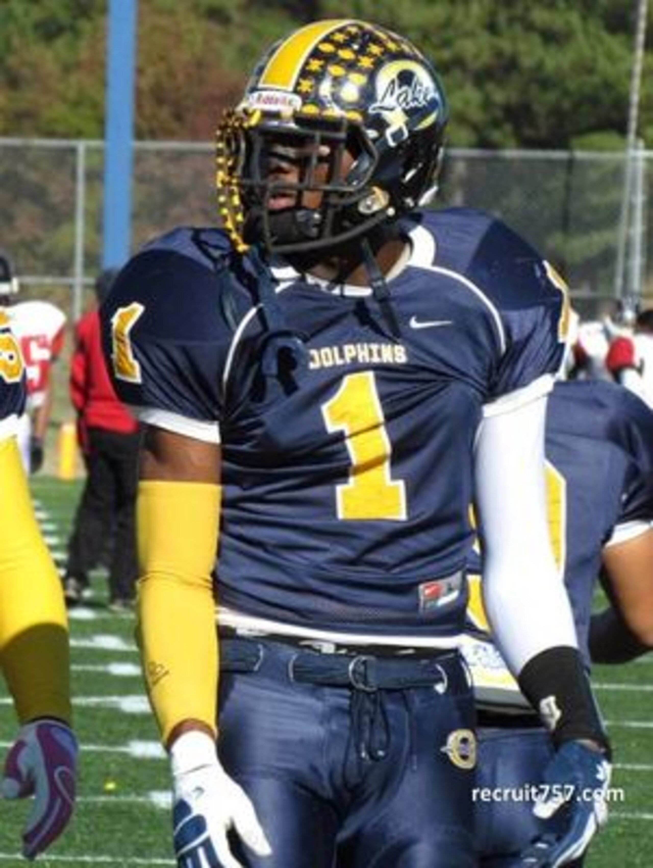 http://recruit757.com/2011/02/22/eli-harold-stops-by-unc/