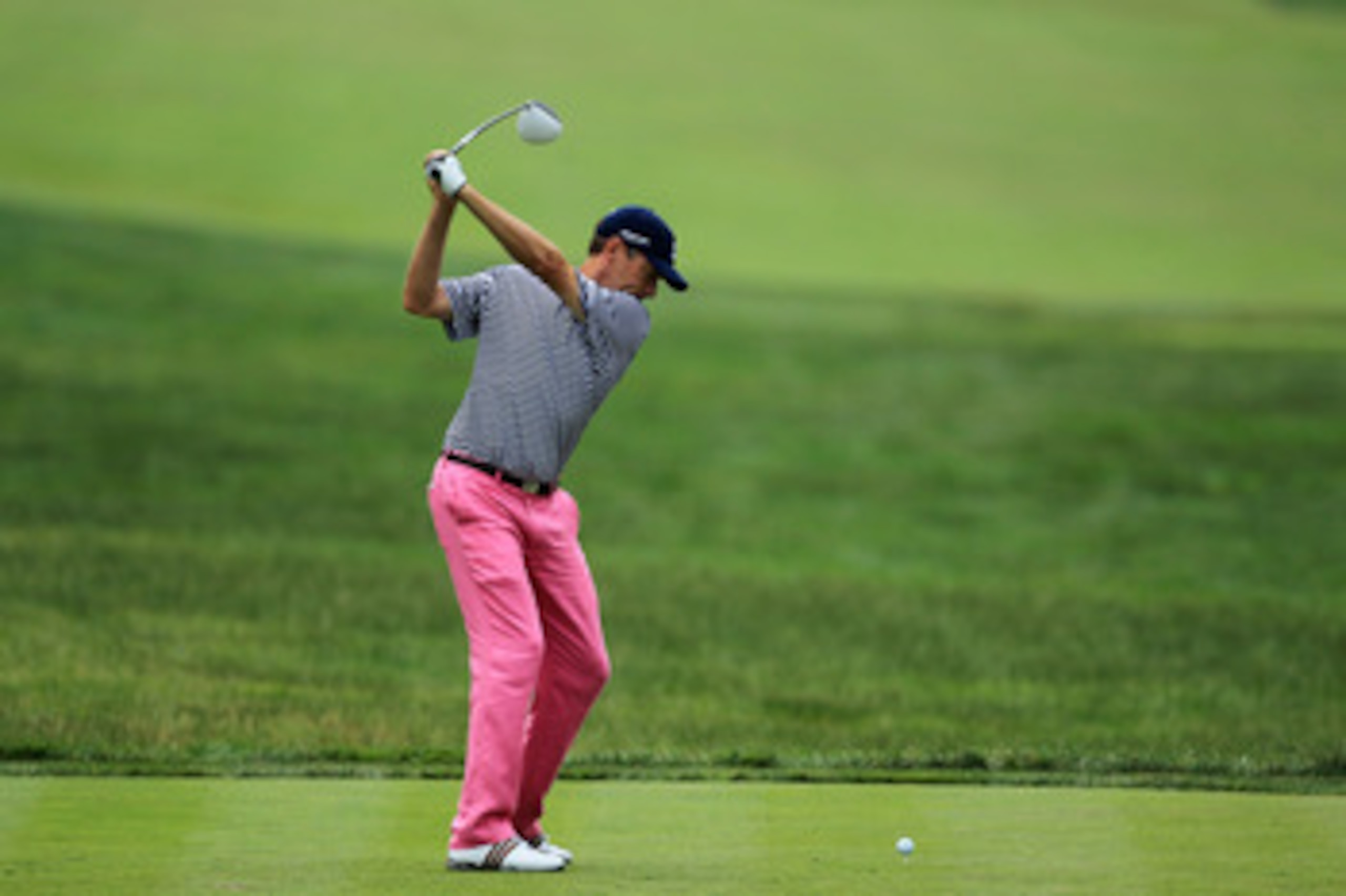 BETHESDA, MD - JUNE 16:  Davis Love III hits his tee shot on the ninth hole during the first round of the 111th U.S. Open at Congressional Country Club on June 16, 2011 in Bethesda, Maryland.  (Photo by David Cannon/Getty Images)