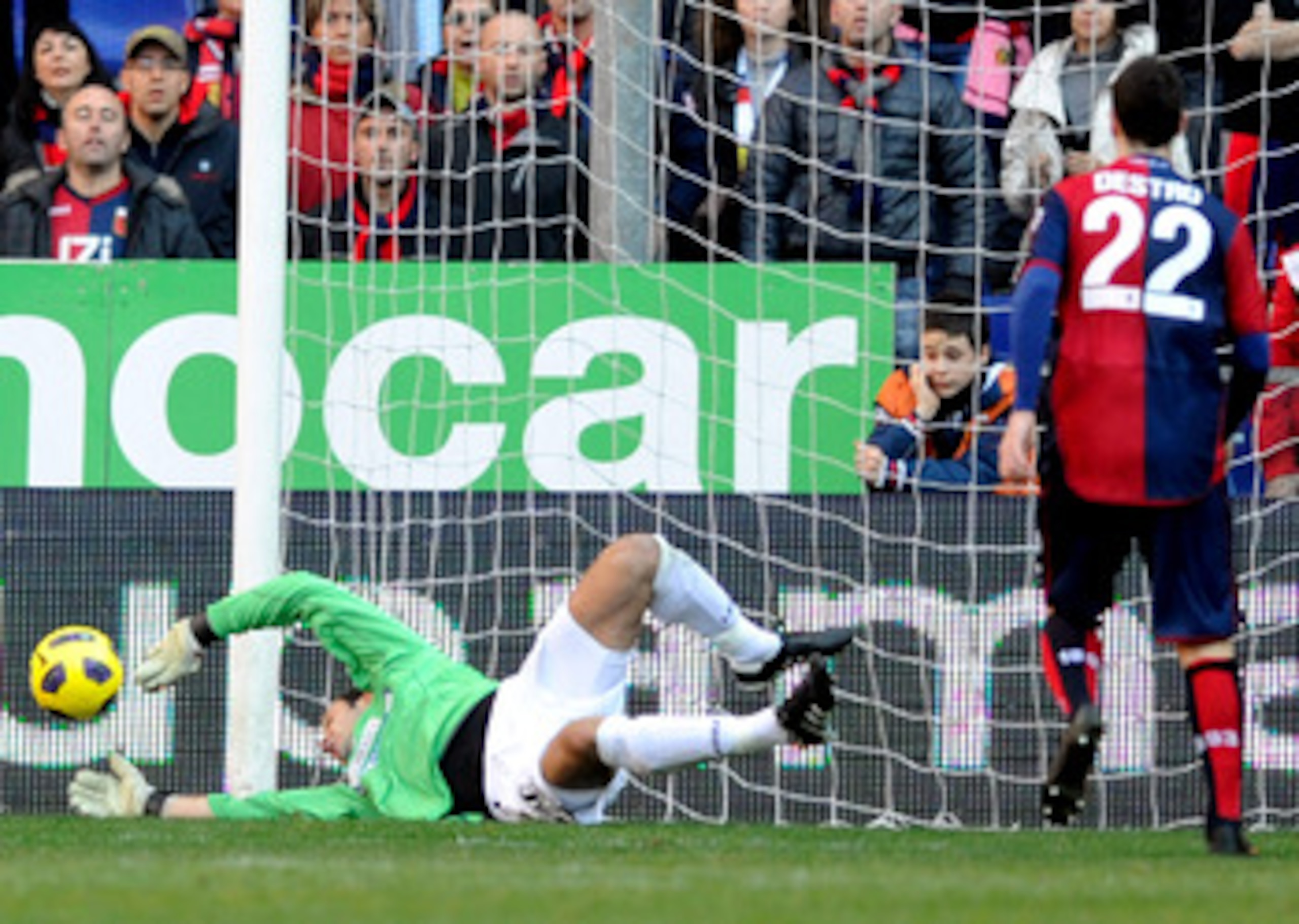 GENOA, ITALY - JANUARY 16: Samir Handanovic of Udinese Calcio goes for the ball during the Serie A match between Genoa and Udinese at Stadio Luigi Ferraris on January 16, 2011 in Genoa, Italy. (Photo by Claudio Villa/Getty Images) GENOA, ITALY - JANUARY 16: Samir Handanovic of Udinese Calcio goes for the ball during the Serie A match between Genoa and Udinese at Stadio Luigi Ferraris on January 16, 2011 in Genoa, Italy. (Photo by Claudio Villa/Getty Images)