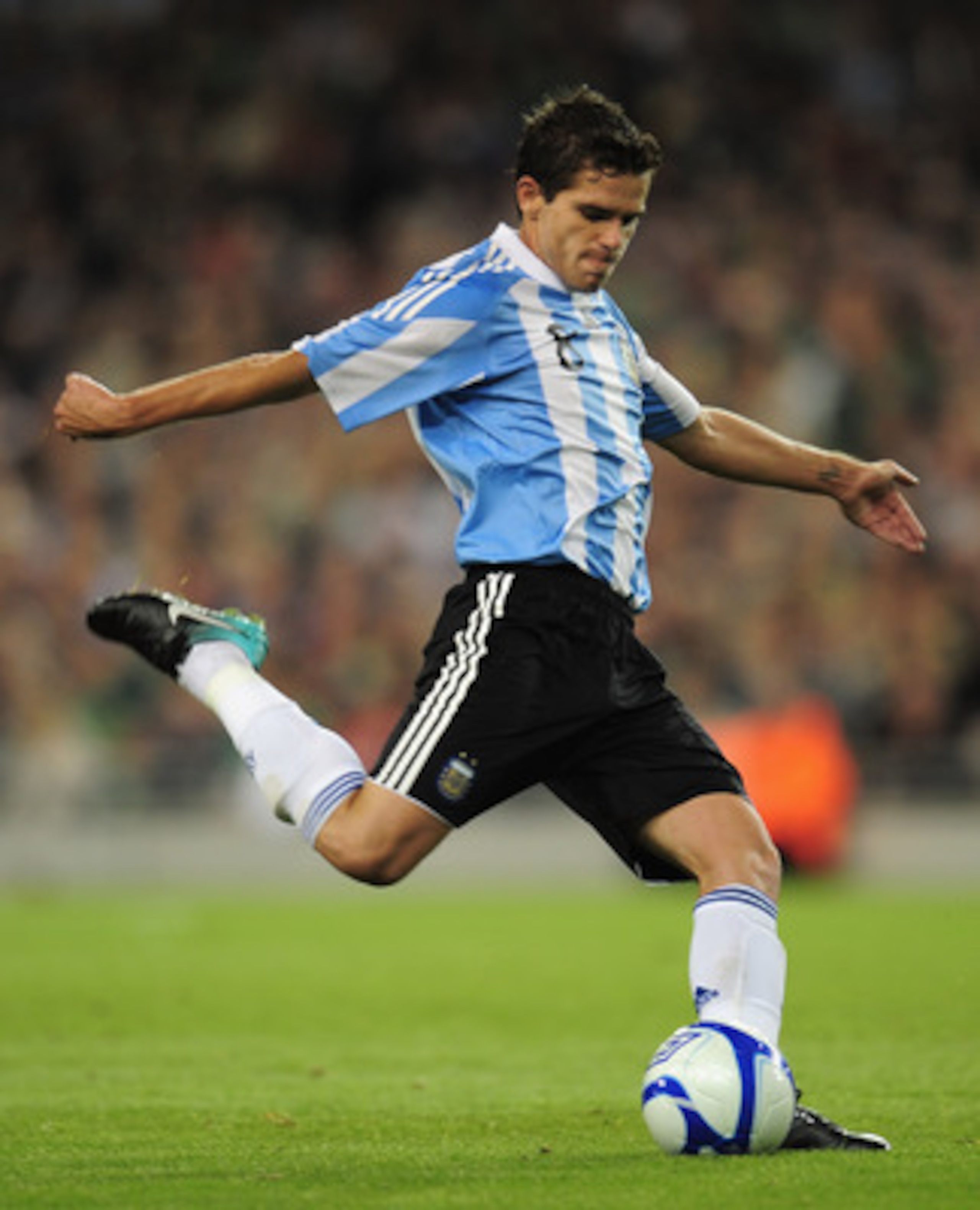 DUBLIN, IRELAND - AUGUST 11:  Fernando Gago of Argentina in action during the International Friendly match between Republic of Ireland and Argentina at the Aviva Stadium on August 11, 2010 in Dublin, Ireland.  (Photo by Shaun Botterill/Getty Images)