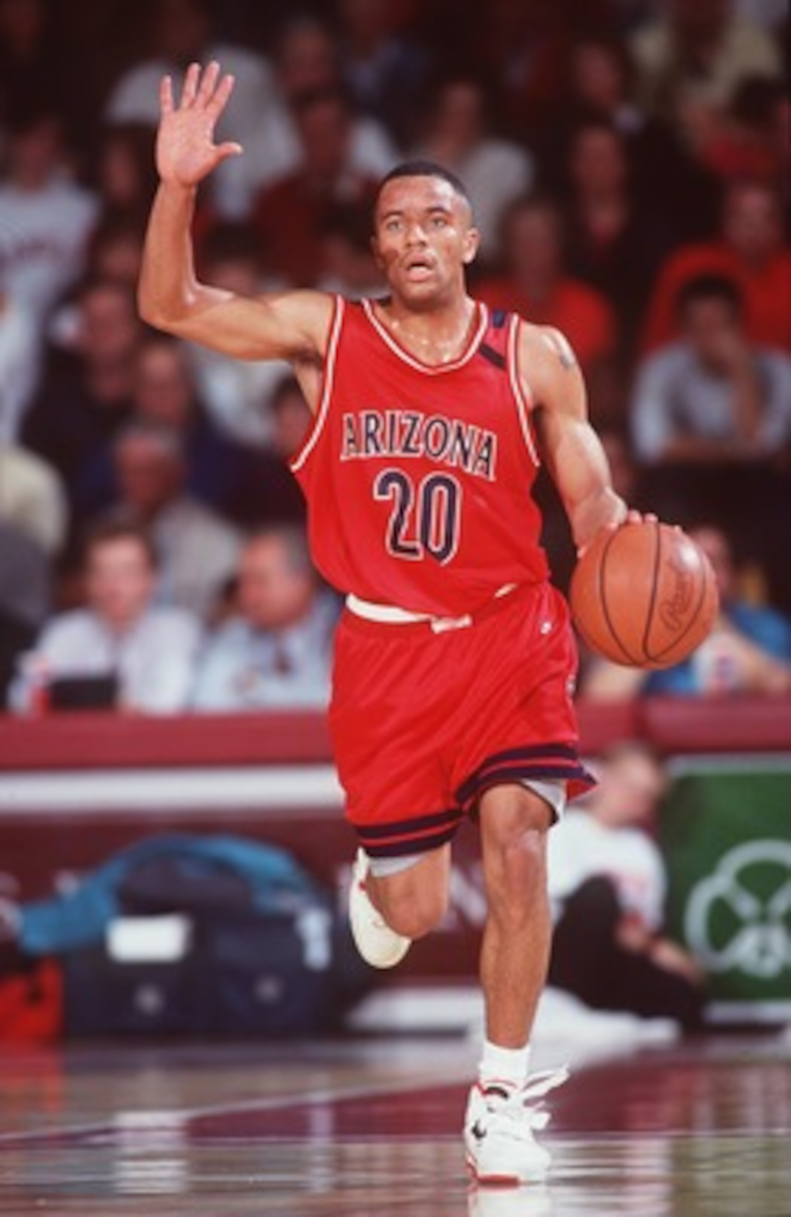 2 OCT 1994: DAMON STOUDAMIRE OF THE ARIZONA WILDCATS DRIBBLES DOWNCOURT DURING THE 77-60 WIN OVER STANFORD AT THE MAPLES PAVILION IN STANFORD, CALIFORNIA. Mandatory Credit: Otto Greule/ALLSPORT 2 OCT 1994: DAMON STOUDAMIRE OF THE ARIZONA WILDCATS DRIBBLES DOWNCOURT DURING THE 77-60 WIN OVER STANFORD AT THE MAPLES PAVILION IN STANFORD, CALIFORNIA. Mandatory Credit: Otto Greule/ALLSPORT
