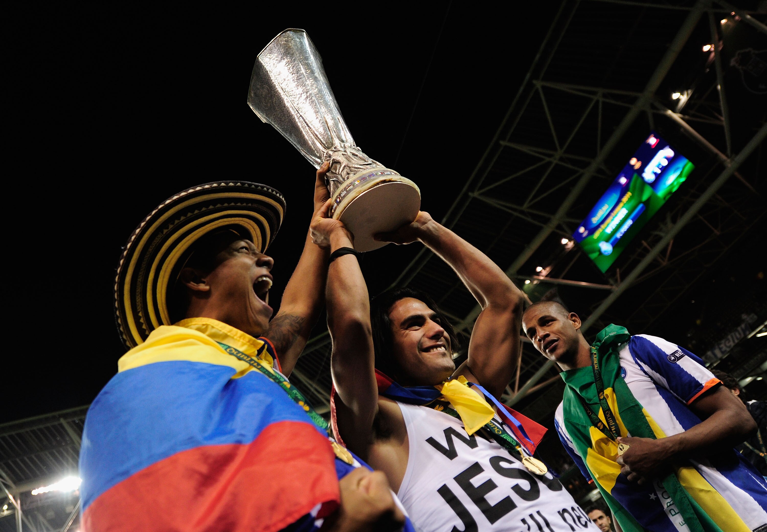 DUBLIN, IRELAND - MAY 18:  Radamel Falcao Garcia of FC Porto celebrates victory with the trophy during the UEFA Europa League Final between FC Porto and SC Braga at Dublin Arena on May 18, 2011 in Dublin, Ireland.  (Photo by Jamie McDonald/Getty Images)