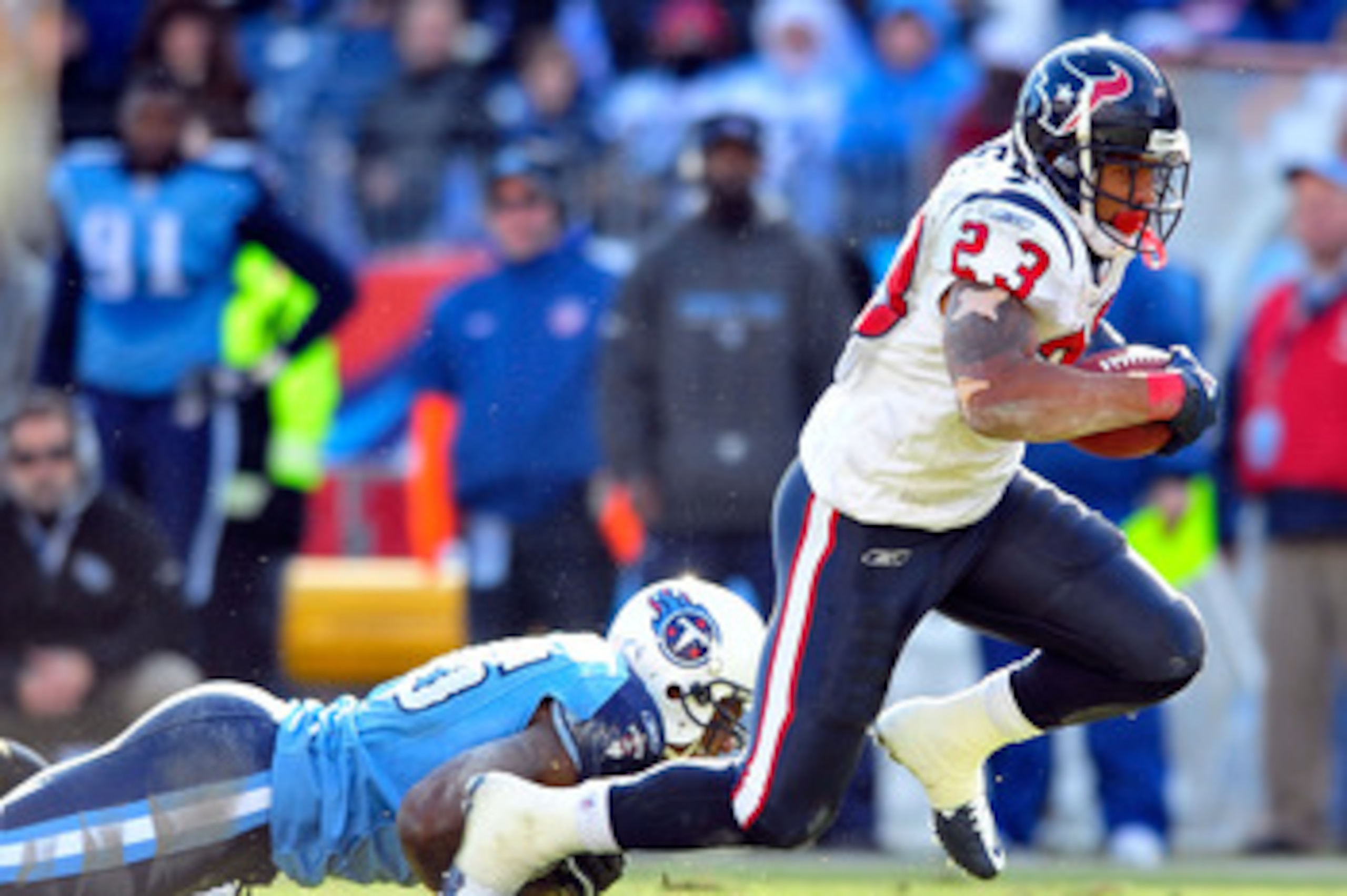 NASHVILLE, TN - DECEMBER 19: Arian Foster #23 of the Houston Texans runs against the Tennessee Titans at LP Field on December 19, 2010 in Nashville, Tennessee. The Titans defeated the Texans, 31-17. (Photo by Grant Halverson/Getty Images) NASHVILLE, TN - DECEMBER 19: Arian Foster #23 of the Houston Texans runs against the Tennessee Titans at LP Field on December 19, 2010 in Nashville, Tennessee. The Titans defeated the Texans, 31-17. (Photo by Grant Halverson/Getty Images)