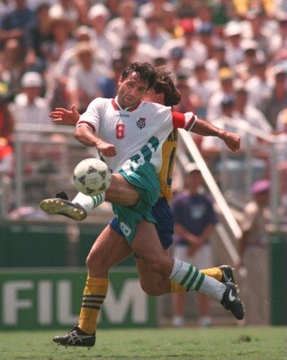 16 JUL 1994:  HRISTO STOICHKOV SHOOTS ON GOAL FOR BULGARIA DURING THE SWEDEN VERSUS BULGARIA 1994 WORLD CUP FINALS THIRD PLACE PLAYOFF MATCH AT THE ROSE BOWL STADIUM IN PASADENA, CALIFORNIA. Mandatory Credit: Stephen Dunn/ALLSPORT