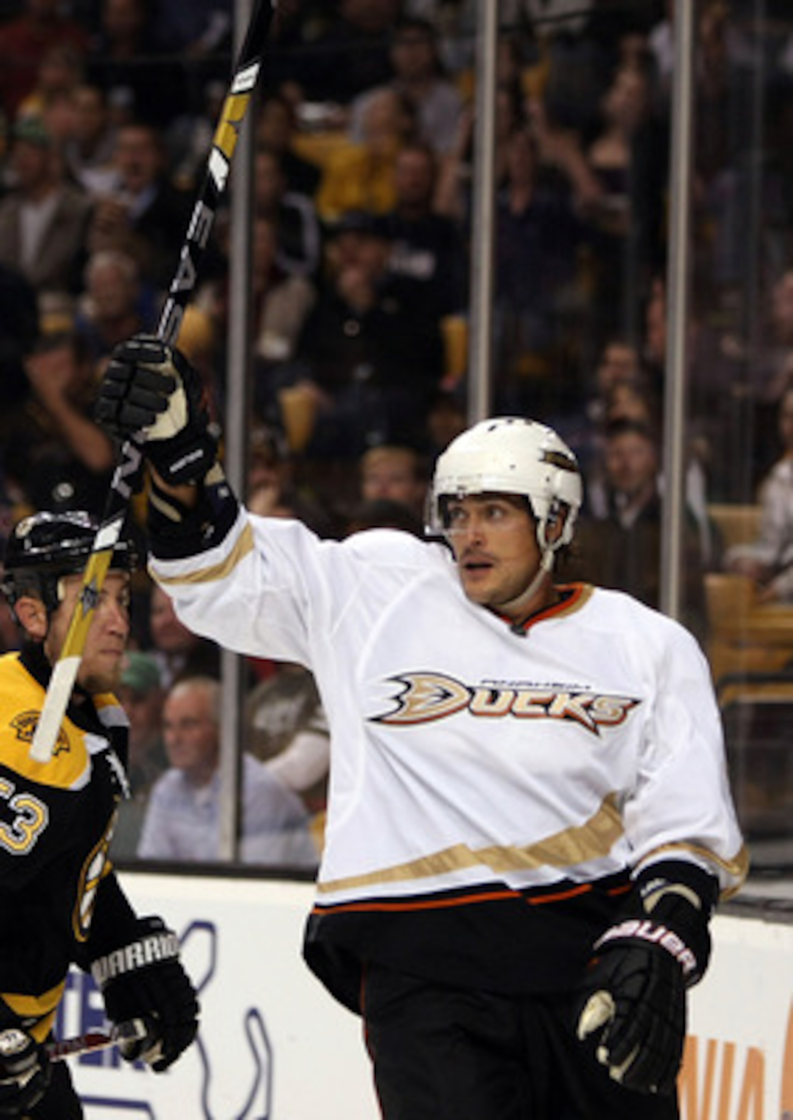 BOSTON - OCTOBER 08:  Teemu Selanne #8 of the Anaheim Ducks celebrates his second goal in the second period against the Boston Bruins on October 8, 2009 at the TD Garden in Boston, Massachusetts.  (Photo by Elsa/Getty Images)