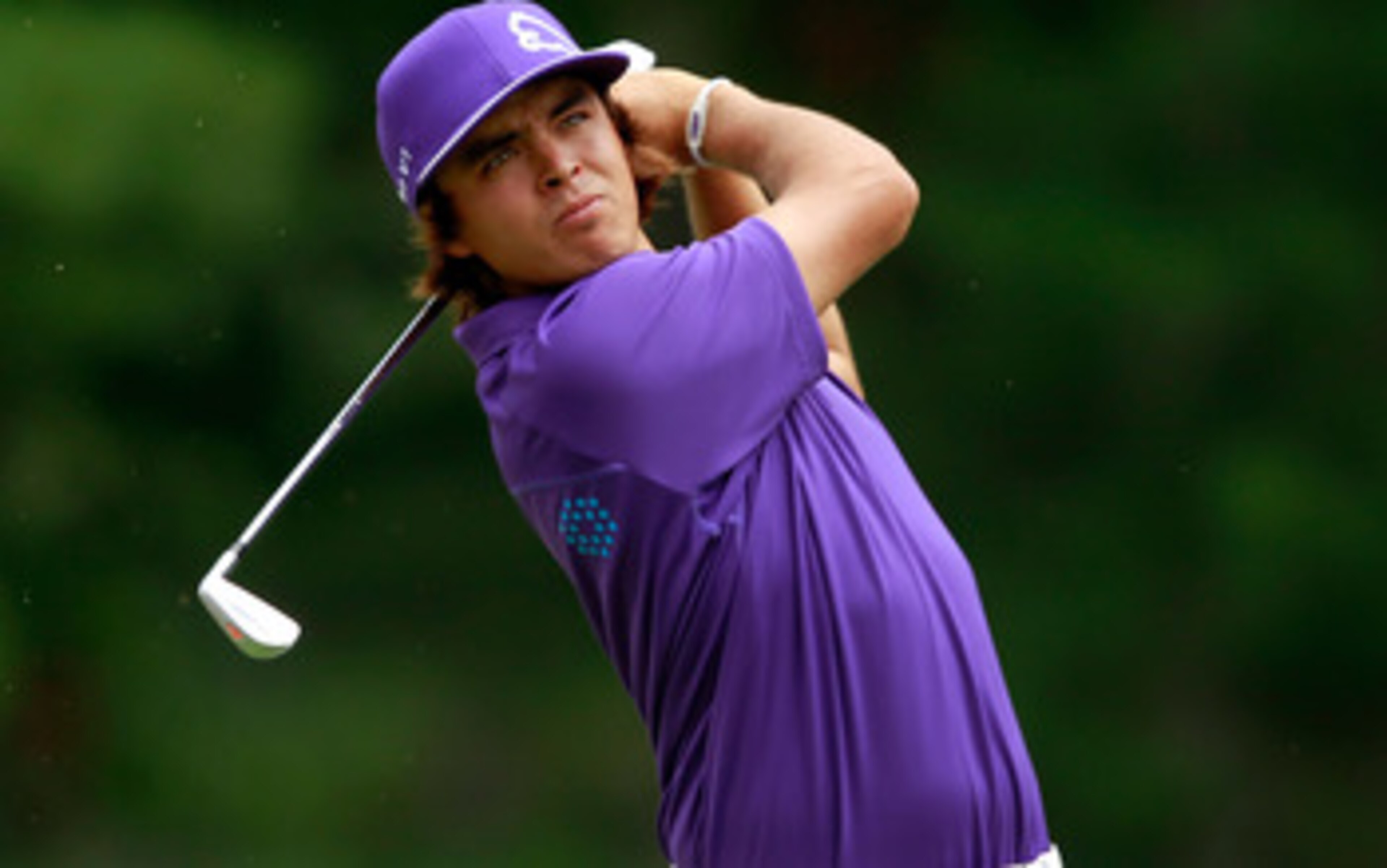 BETHESDA, MD - JUNE 16:  Rickie Fowler hits his tee shot on the second hole during the first round of the 111th U.S. Open at Congressional Country Club on June 16, 2011 in Bethesda, Maryland.  (Photo by Chris Trotman/Getty Images)