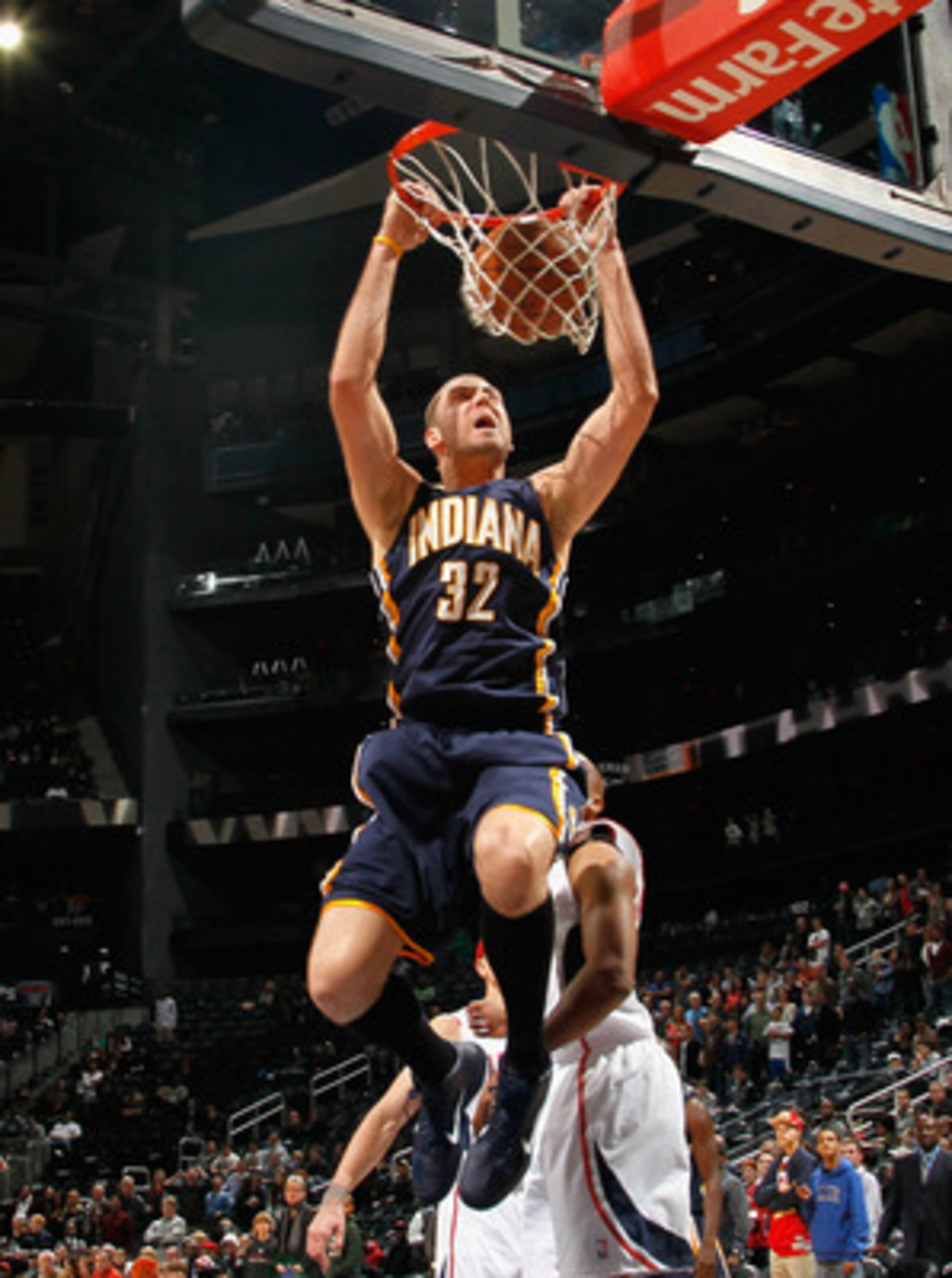 ATLANTA, GA - DECEMBER 11:  Josh McRoberts #32 of the Indiana Pacers dunks against the Atlanta Hawks at Philips Arena on December 11, 2010 in Atlanta, Georgia.  NOTE TO USER: User expressly acknowledges and agrees that, by downloading and/or using this Ph