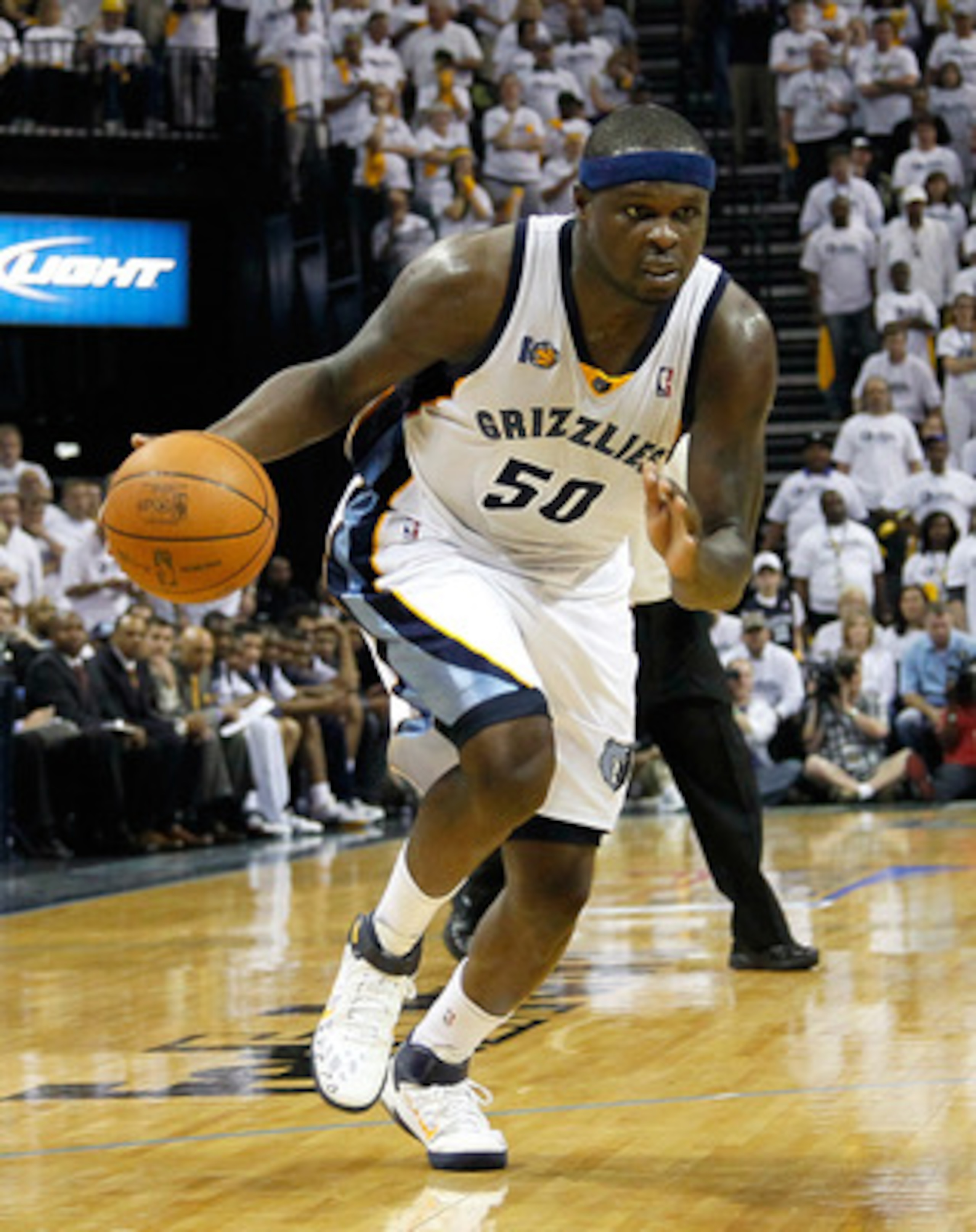 MEMPHIS, TN - MAY 13: Zach Randolph #50 of the Memphis Grizzlies against the Oklahoma City Thunder in Game Six of the Western Conference Semifinals in the 2011 NBA Playoffs at FedExForum on May 13, 2011 in Memphis, Tennessee. NOTE TO USER: User expressl MEMPHIS, TN - MAY 13: Zach Randolph #50 of the Memphis Grizzlies against the Oklahoma City Thunder in Game Six of the Western Conference Semifinals in the 2011 NBA Playoffs at FedExForum on May 13, 2011 in Memphis, Tennessee. NOTE TO USER: User expressl