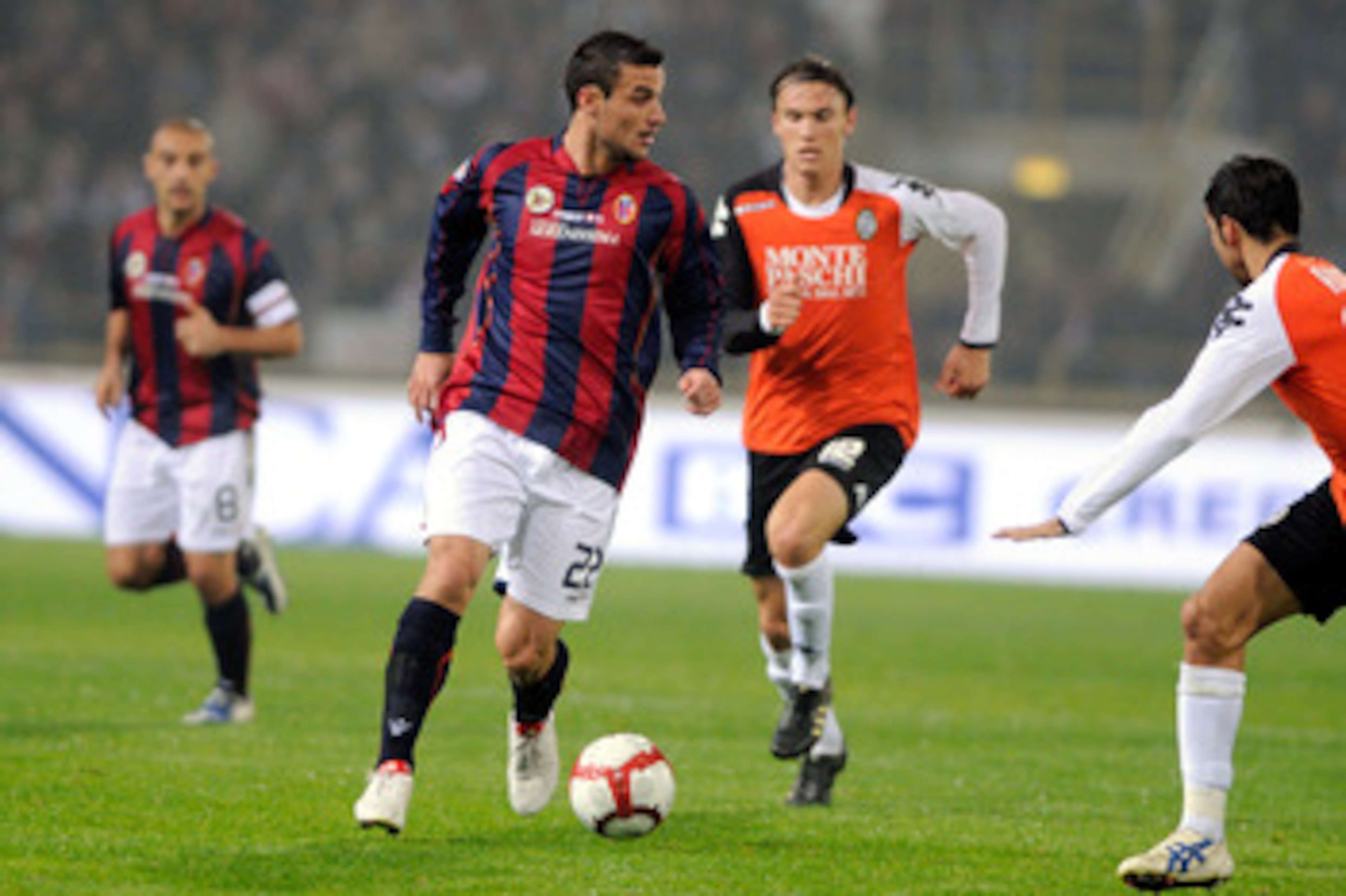 BOLOGNA, ITALY - OCTOBER 28: Pablo Daniel Osvaldo of Bologna FC competes with Albin Ekdal of AC Siena during the match of Serie A between Bologna FC and AC Siena at Stadio Renato Dall'Ara on October 28, 2009 in Bologna, Italy.  (Photo by Roberto Serra/Get