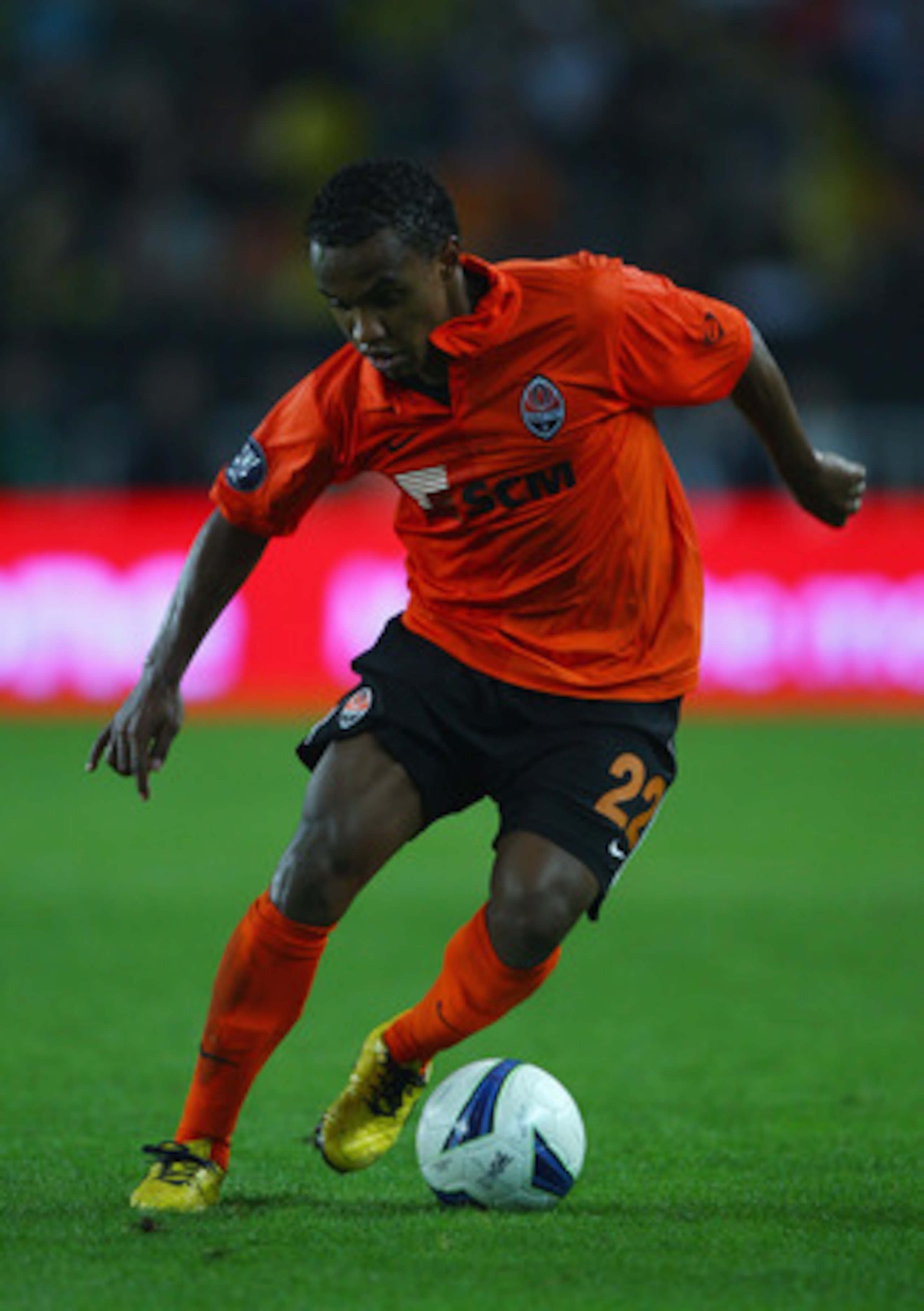 ISTANBUL, TURKEY - MAY 20: Willian of Shakhtar Donetsk in action during the UEFA Cup Final between Shakhtar Donetsk and Werder Bremen at the Sukru Saracoglu Stadium on May 20, 2009 in Istanbul, Turkey.  (Photo by Michael Steele/Getty Images)