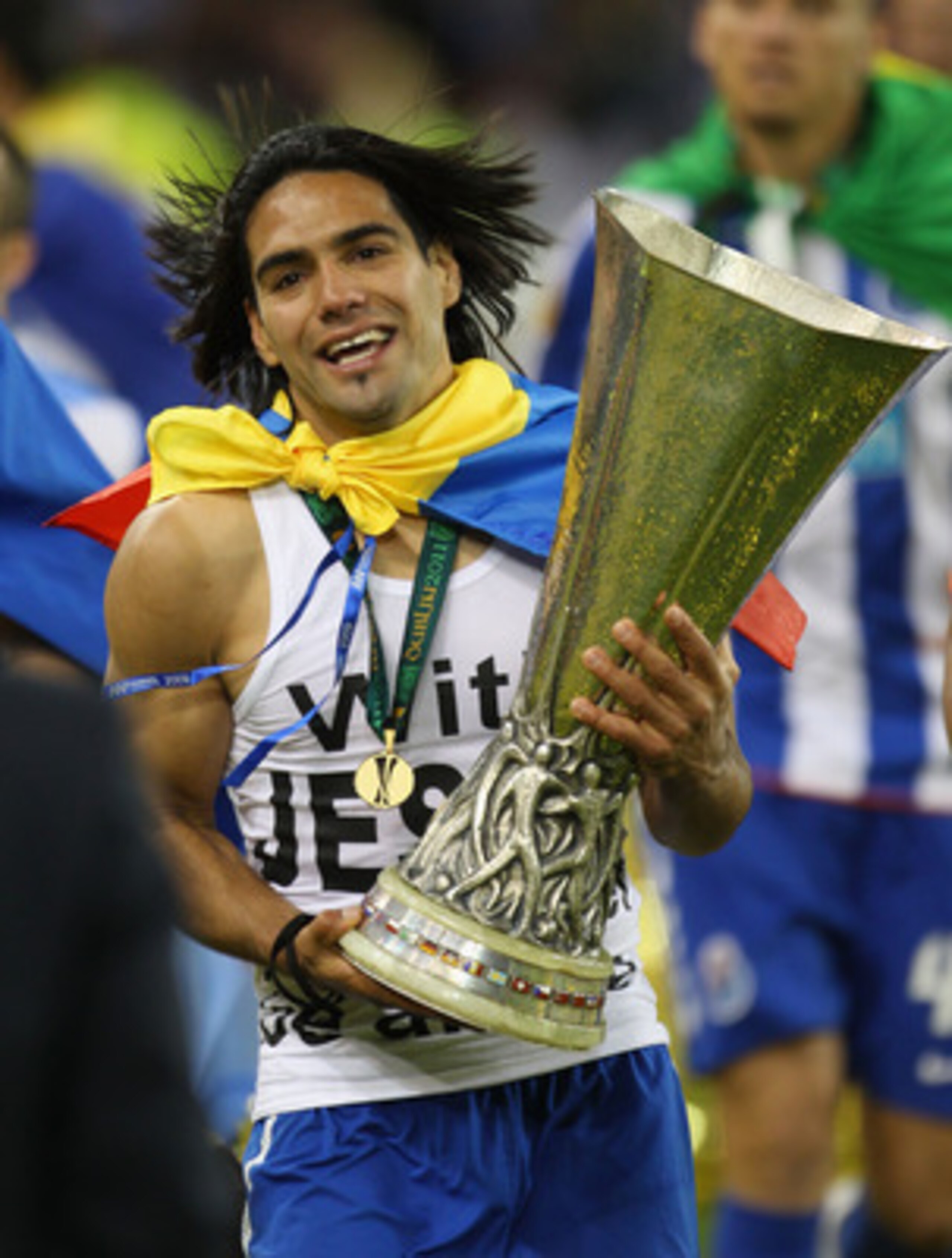 DUBLIN, IRELAND - MAY 18:  Radamel Falcao Garcia of FC Porto celebrates victory during the UEFA Europa League Final between FC Porto and SC Braga at Dublin Arena on May 18, 2011 in Dublin, Ireland.  (Photo by Alex Livesey/Getty Images)
