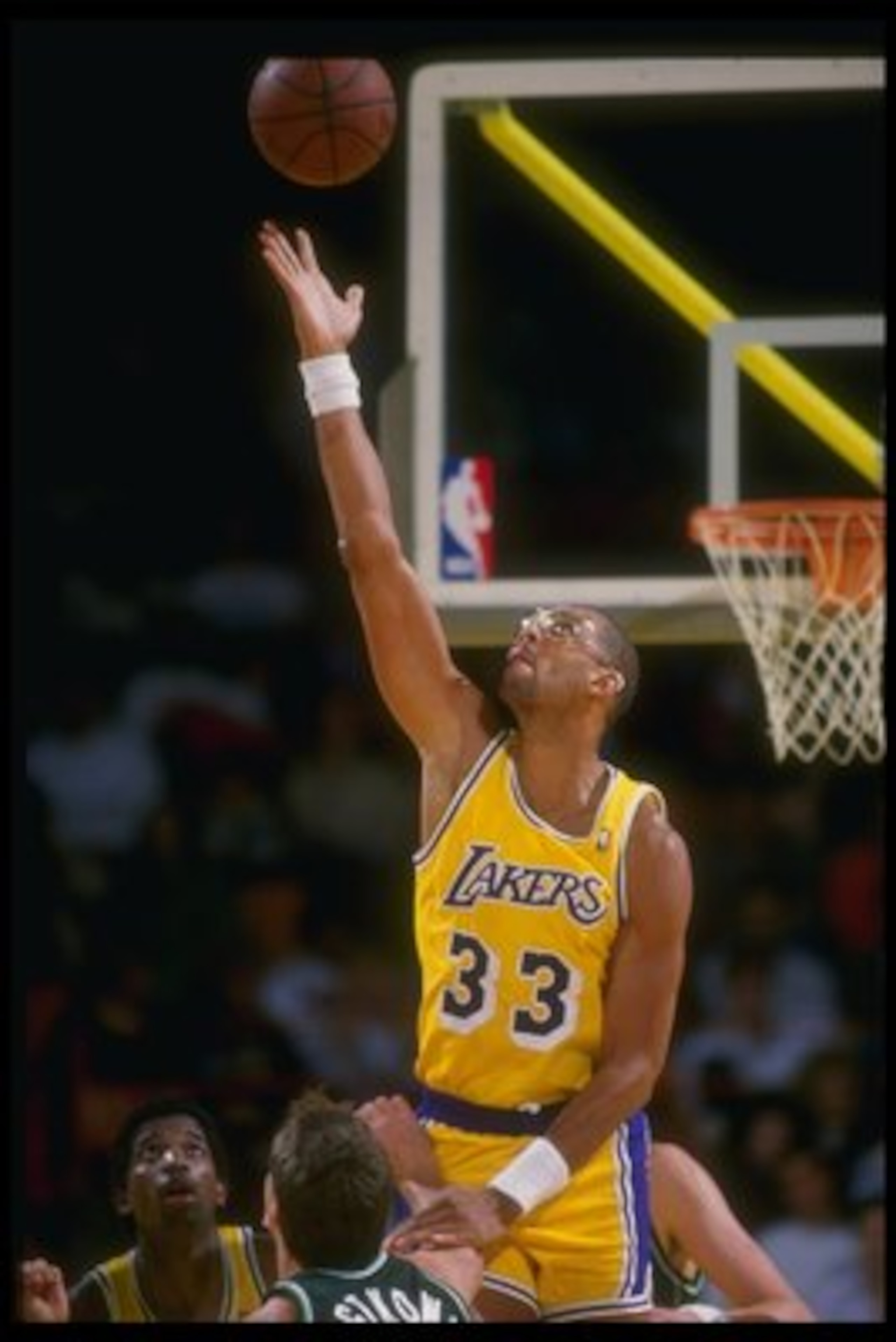 Nov 1987: Center Kareem Abdul-Jabbar of the Los Angeles Lakers goes up for the ball during a game against the Milwaukee Bucks at the Great Western Forum in Inglewood, California. Mandatory Credit: Mike Powell /Allsport Mandatory Credit: Mike Powell /Al Nov 1987: Center Kareem Abdul-Jabbar of the Los Angeles Lakers goes up for the ball during a game against the Milwaukee Bucks at the Great Western Forum in Inglewood, California. Mandatory Credit: Mike Powell /Allsport Mandatory Credit: Mike Powell /Al