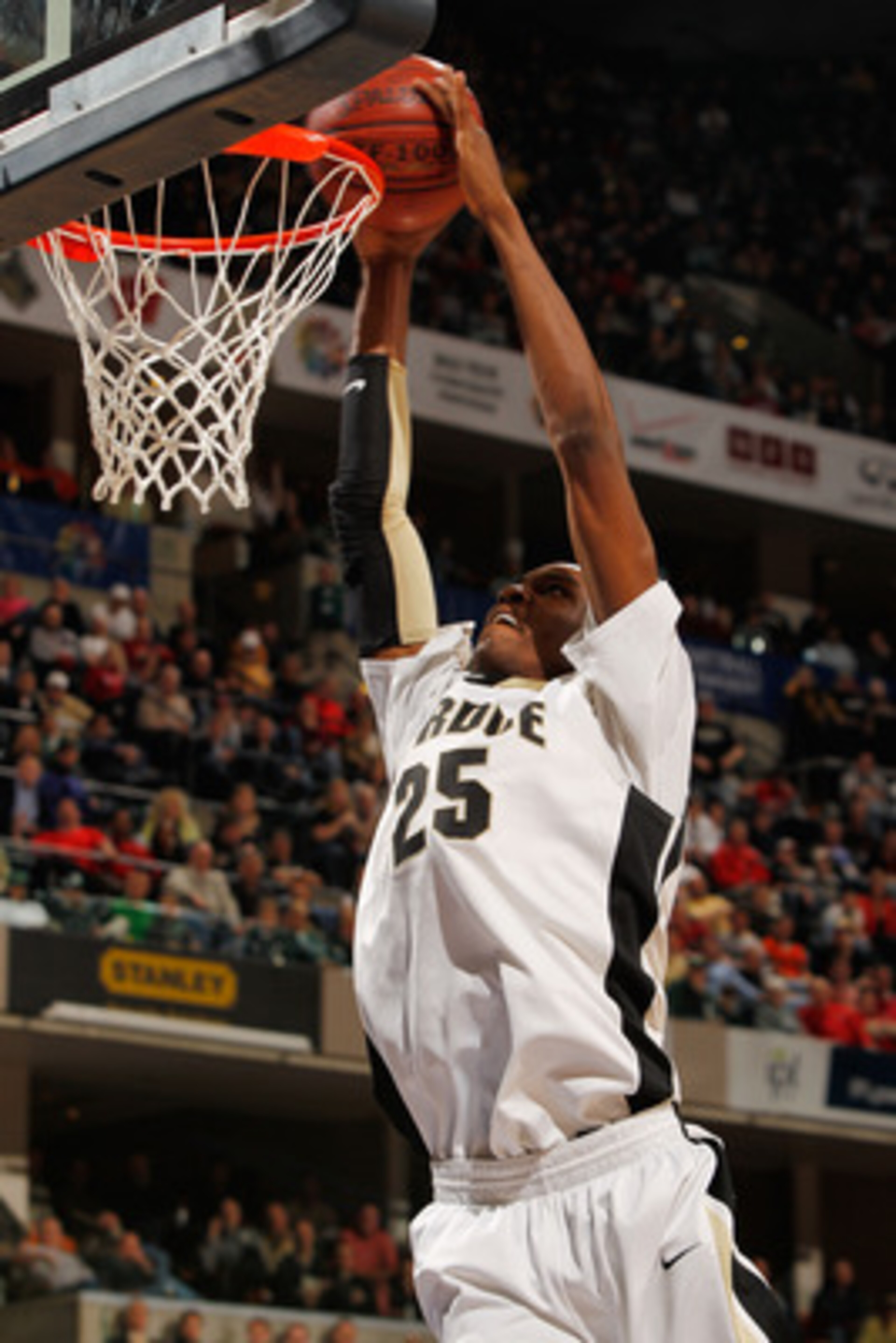 INDIANAPOLIS - MARCH 12:  Center JuJuan Johnson #25 of the Purdue Boilermakers goes up for a dunk against the Northwestern Wildcats during the quarterfinals of the Big Ten Men's Basketball Tournament at Conseco Fieldhouse on March 12, 2010 in Indianapolis