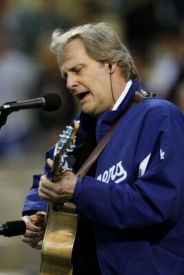 LOS ANGELES, CA - APRIL 18:  Actor and musician Jeff Daniels performns the national anthem before the game between the Atlanta Braves and the Los Angeles Dodgers on April 18, 2011 at Dodger Stadium in Los Angeles, California.  (Photo by Stephen Dunn/Getty