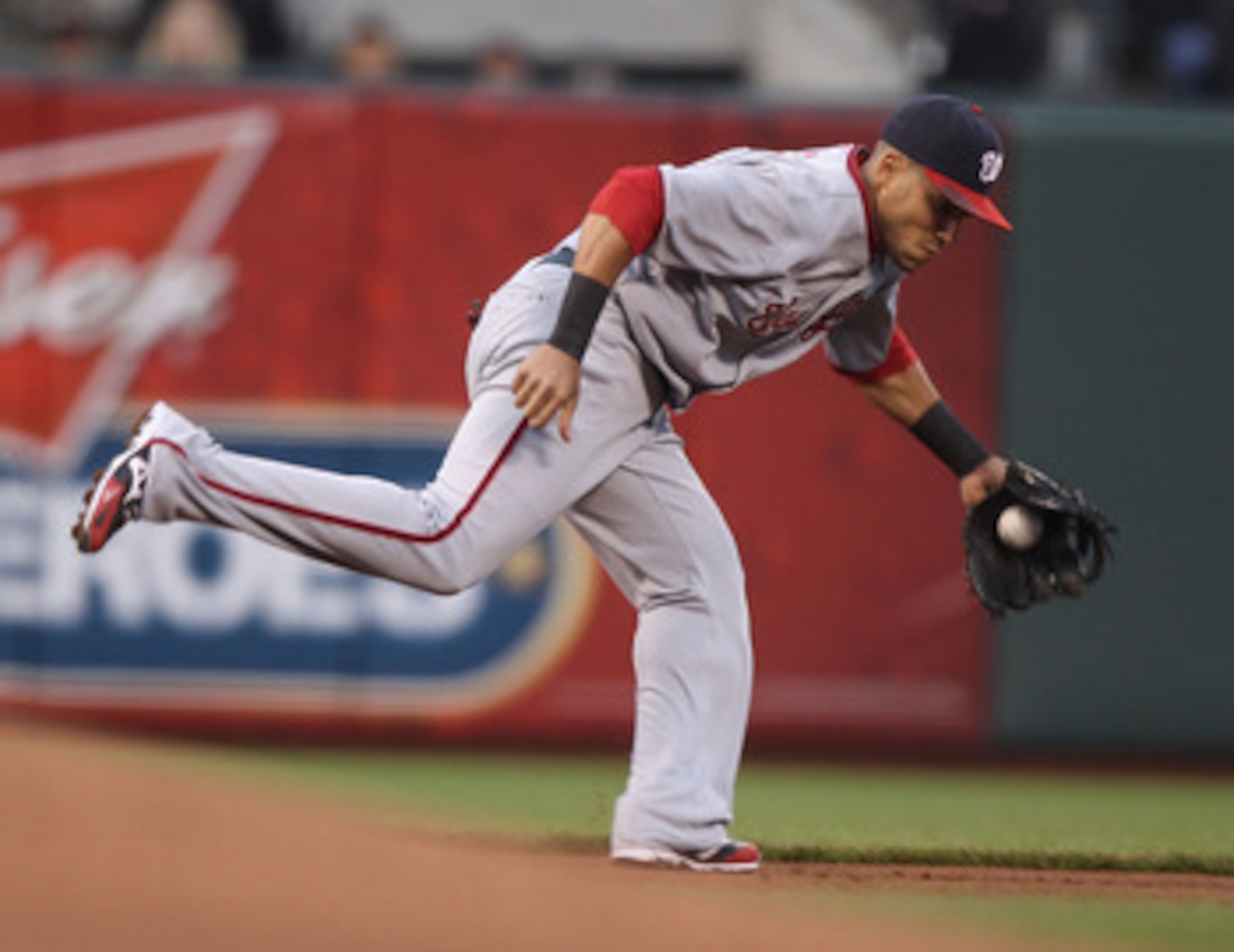SAN FRANCISCO, CA - JUNE 6:  Ian Desmond #6 of the Washington Nationals fields a ball hit by Aaron Rowand of the San Francisco Giants during an MLB game at AT&T Park on June 6, 2011 in San Francisco, California. (Photo by Jed Jacobsohn/Getty Images)