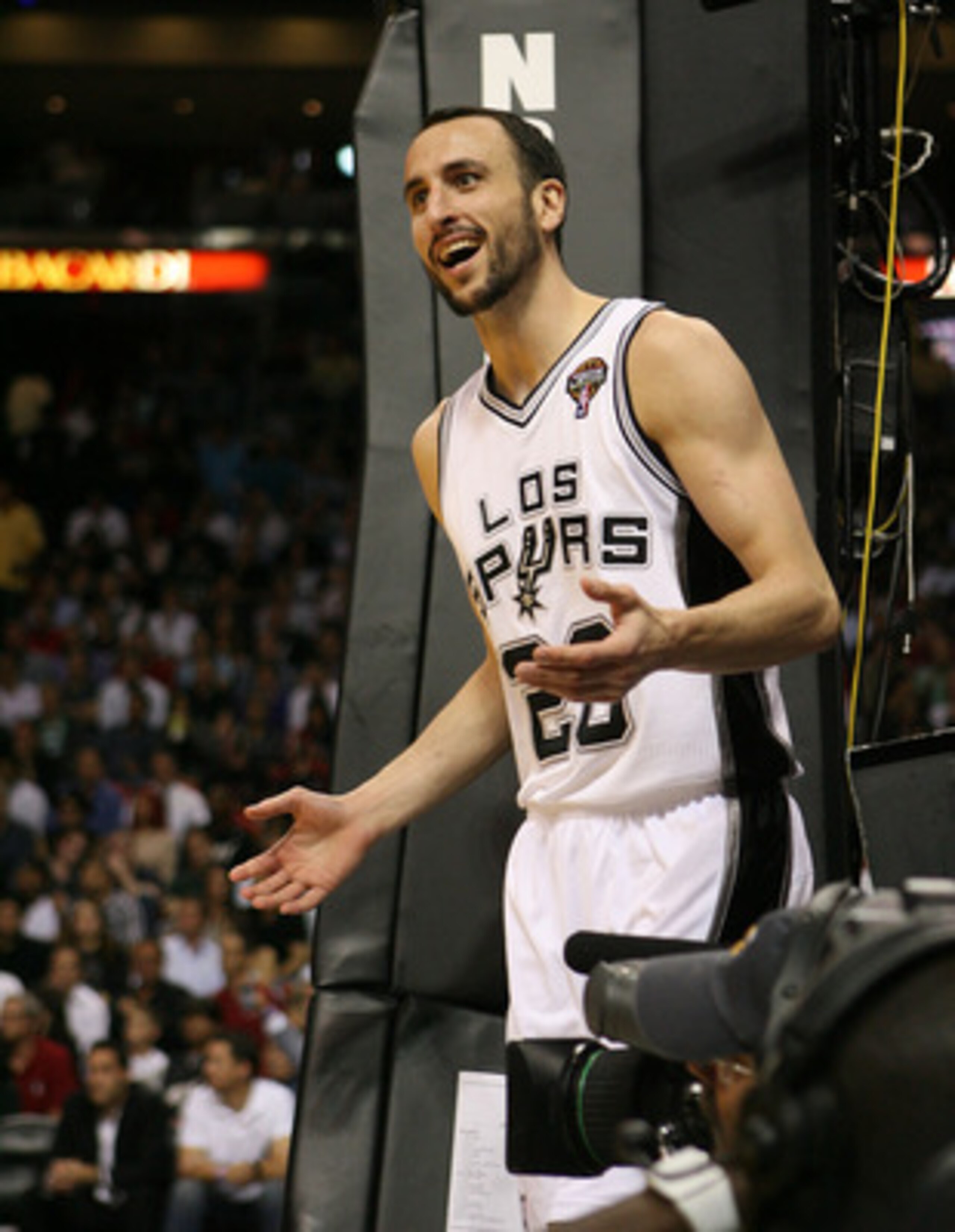 MIAMI - MARCH 14: Forward Manu Ginobili #20 of the San Antonio Spurs complains to the referee against the Miami Heat at American Airlines Arena on March 14, 2011 in Miami, Florida. NOTE TO USER: User expressly acknowledges and agrees that, by downloading MIAMI - MARCH 14: Forward Manu Ginobili #20 of the San Antonio Spurs complains to the referee against the Miami Heat at American Airlines Arena on March 14, 2011 in Miami, Florida. NOTE TO USER: User expressly acknowledges and agrees that, by downloading