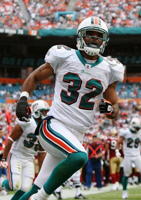 MIAMI - DECEMBER 14:  Cornerback Jason Allen #32 of the Miami Dolphins celebrates after making a big play against the San Francisco 49ers at Dolphin Stadium on December 14, 2008 in Miami, Florida.  (Photo by Doug Benc/Getty Images)