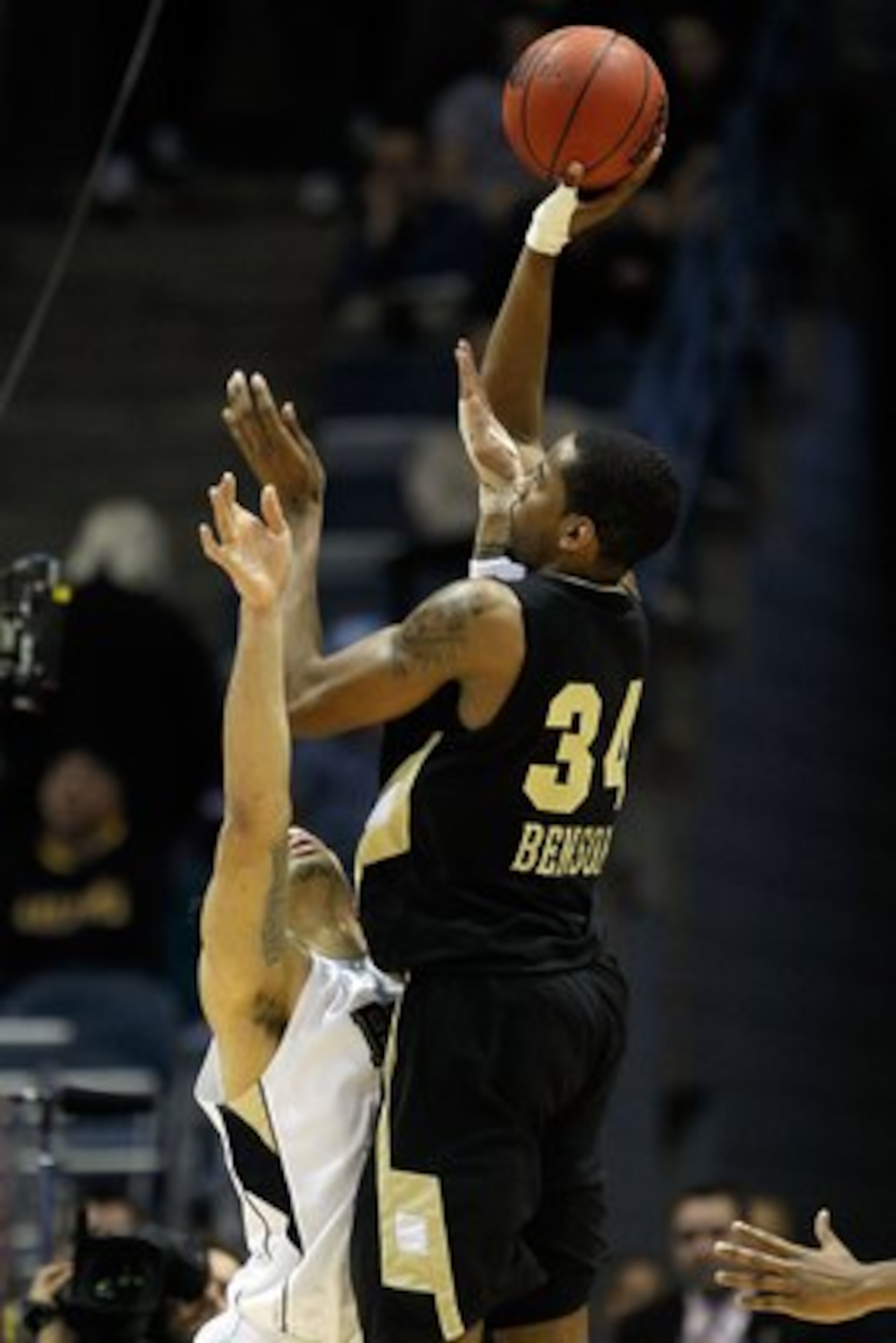 MILWAUKEE - MARCH 19:  Keith Benson #34 of the Oakland Golden Grizzlies shoots the ball over Gary McGhee #52 of the Pittsburgh Panthers in the second half during the first round of the 2010 NCAA men's basketball tournament at the Bradley Center on March 1