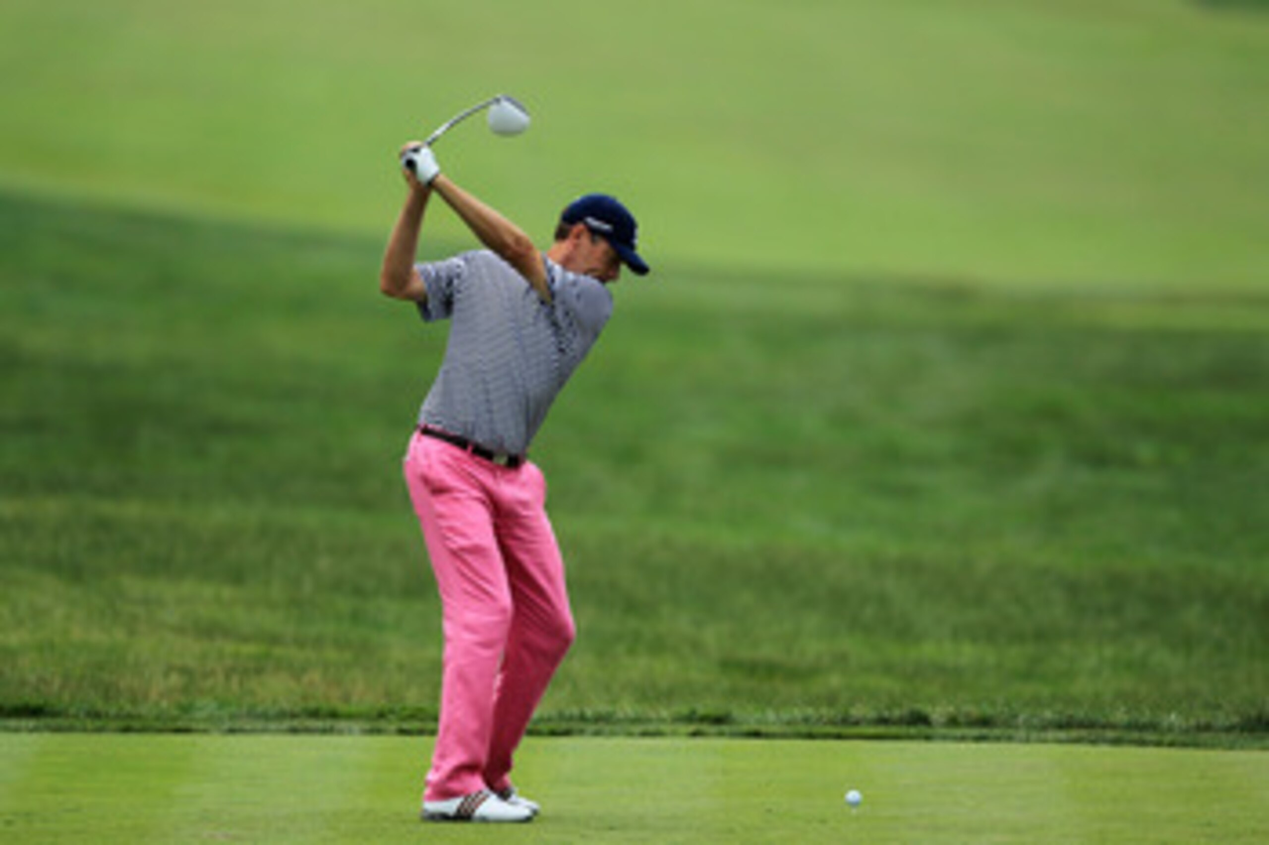 BETHESDA, MD - JUNE 16:  Davis Love III hits his tee shot on the ninth hole during the first round of the 111th U.S. Open at Congressional Country Club on June 16, 2011 in Bethesda, Maryland.  (Photo by David Cannon/Getty Images)