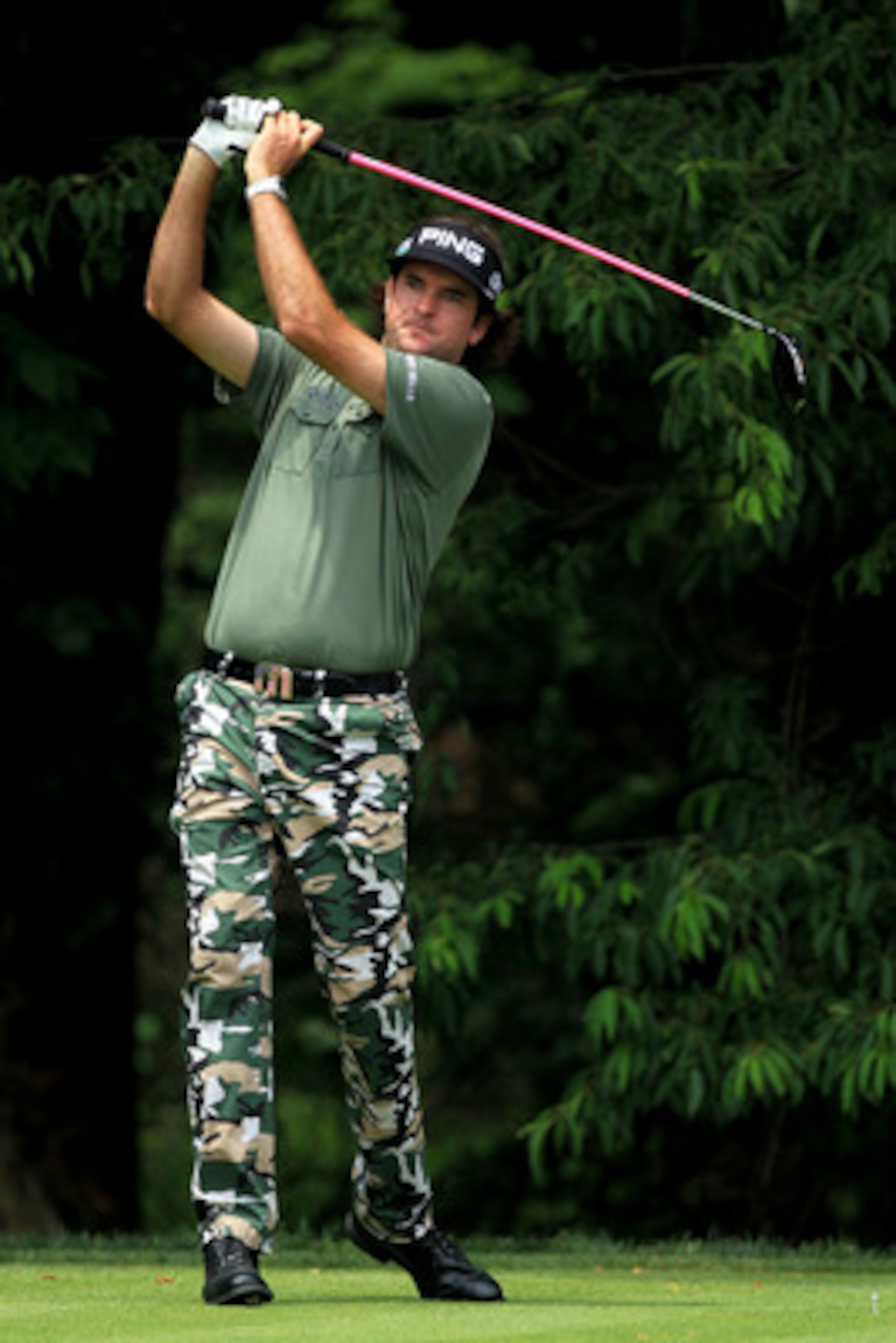 BETHESDA, MD - JUNE 16:  Bubba Watson hits his tee shot on the sixth hole during the first round of the 111th U.S. Open at Congressional Country Club on June 16, 2011 in Bethesda, Maryland.  (Photo by David Cannon/Getty Images)
