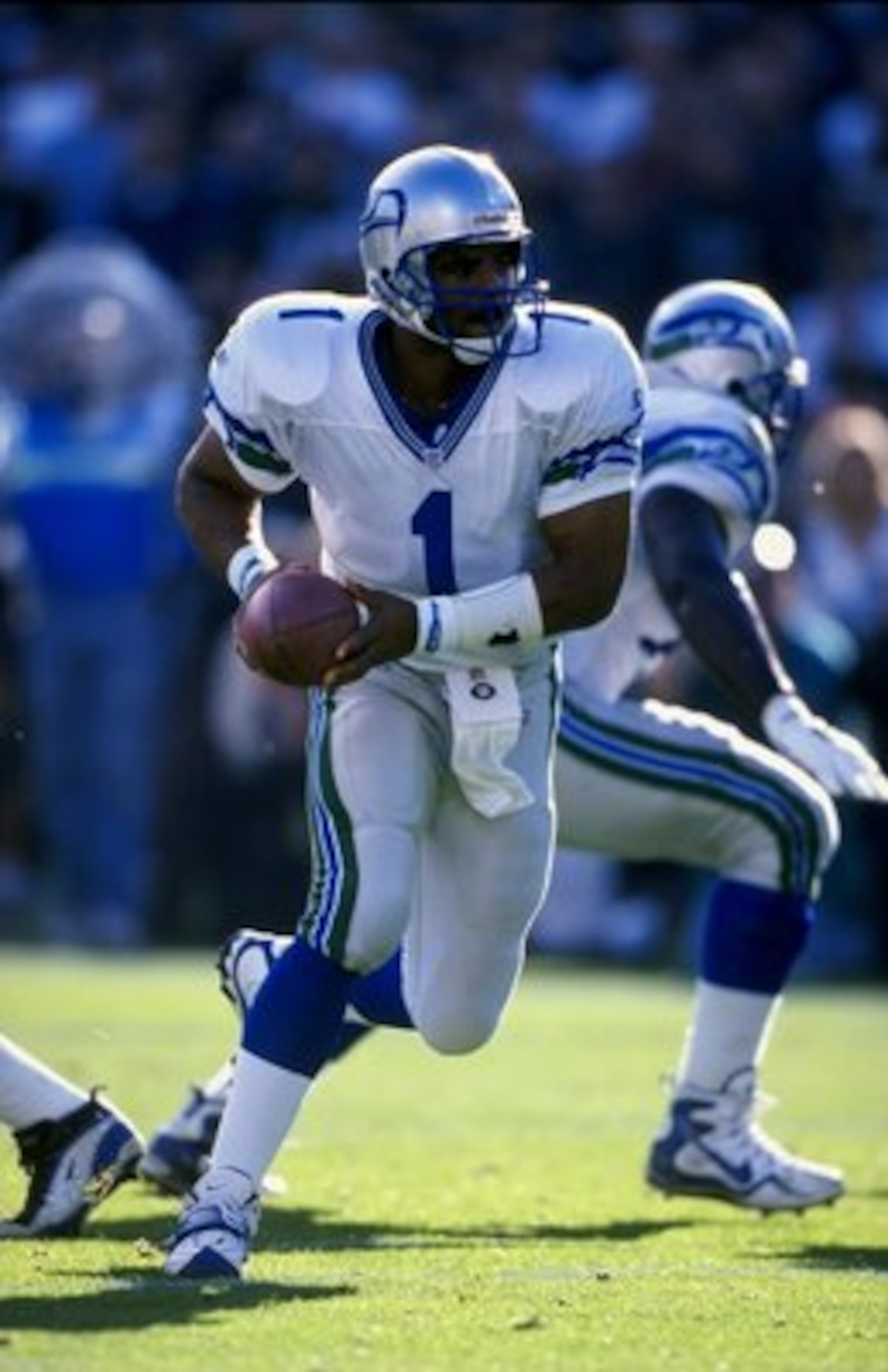 15 Nov 1998: Quarterback Warren Moon #1 of the Seattle Seahawks in action during the game against the Oakland Raiders at the Oakland Coliseum in Oakland, California. The Raiders defeated the Seahawks 20-17. Mandatory Credit: Jed Jacobsohn /Allsport 15 Nov 1998: Quarterback Warren Moon #1 of the Seattle Seahawks in action during the game against the Oakland Raiders at the Oakland Coliseum in Oakland, California. The Raiders defeated the Seahawks 20-17. Mandatory Credit: Jed Jacobsohn /Allsport