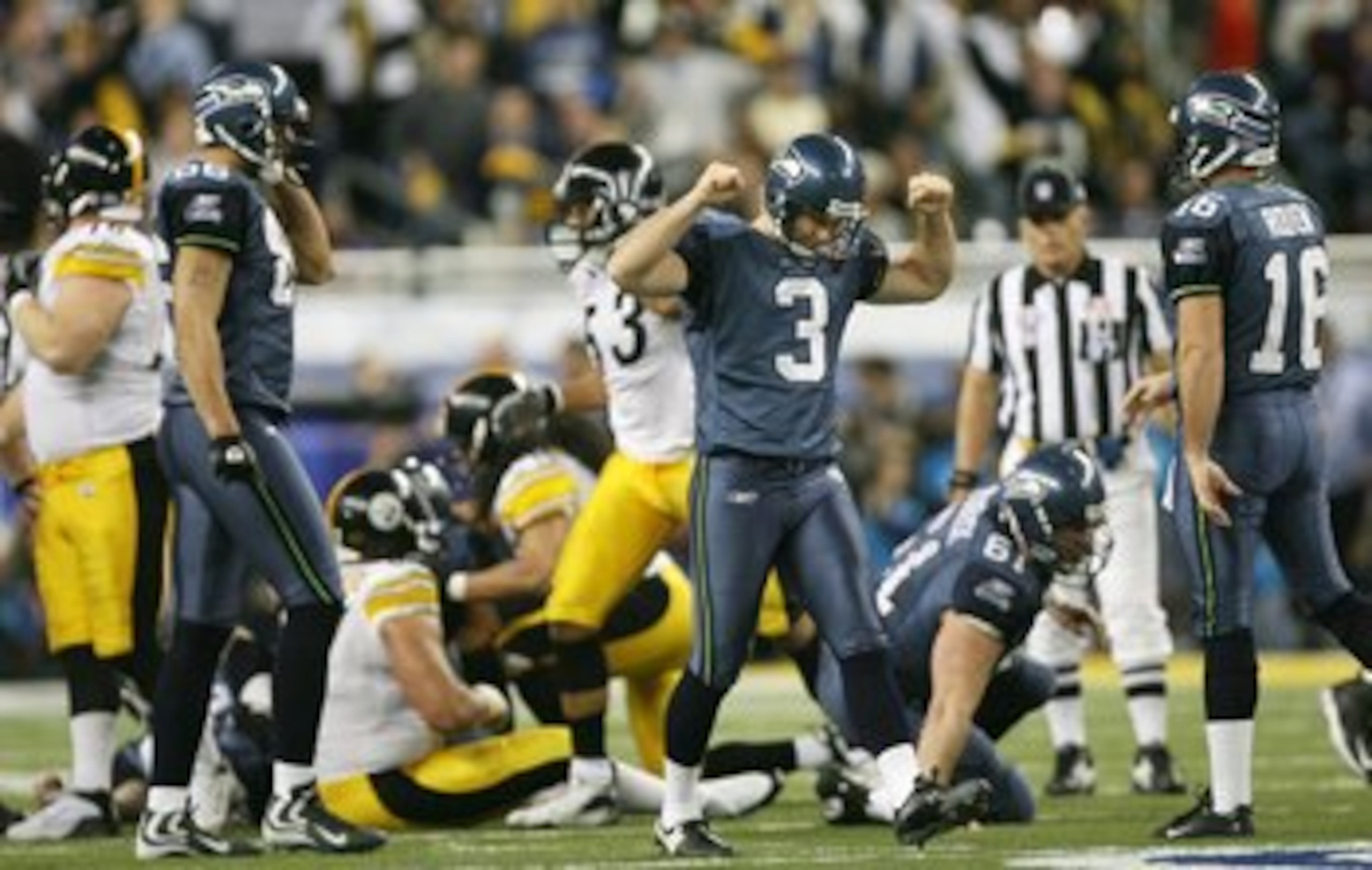 DETROIT - FEBRUARY 05: Place kicker Josh Brown #3 of the Seattle Seahawks reacts after missing a field goal seconds before the end of the second quarter against the Pittsburgh Steelers in Super Bowl XL at Ford Field on February 5, 2006 in Detroit, Michig DETROIT - FEBRUARY 05: Place kicker Josh Brown #3 of the Seattle Seahawks reacts after missing a field goal seconds before the end of the second quarter against the Pittsburgh Steelers in Super Bowl XL at Ford Field on February 5, 2006 in Detroit, Michig
